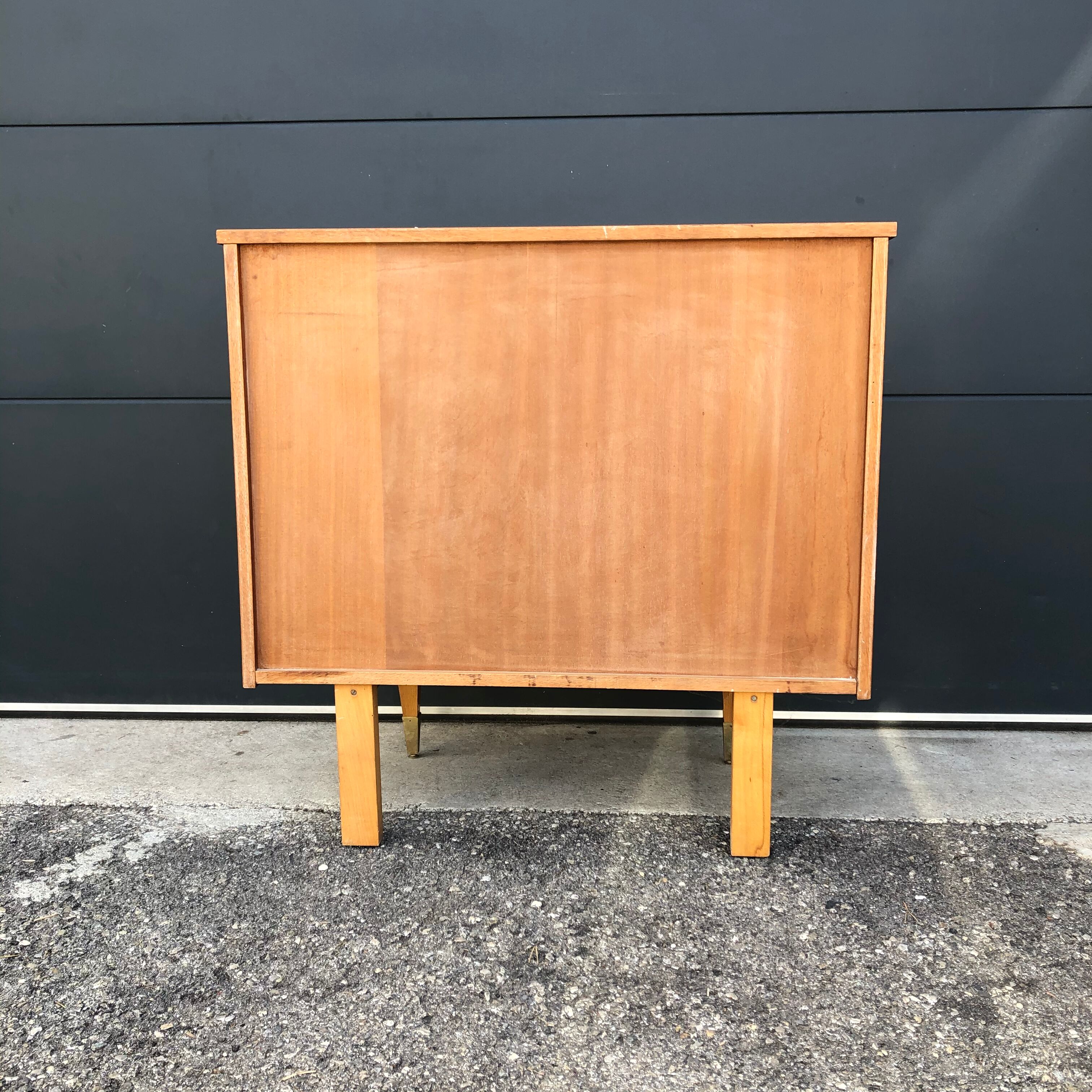 Chest of drawers compass feet