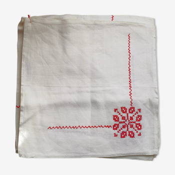 Embroidered tea cloth with napkins