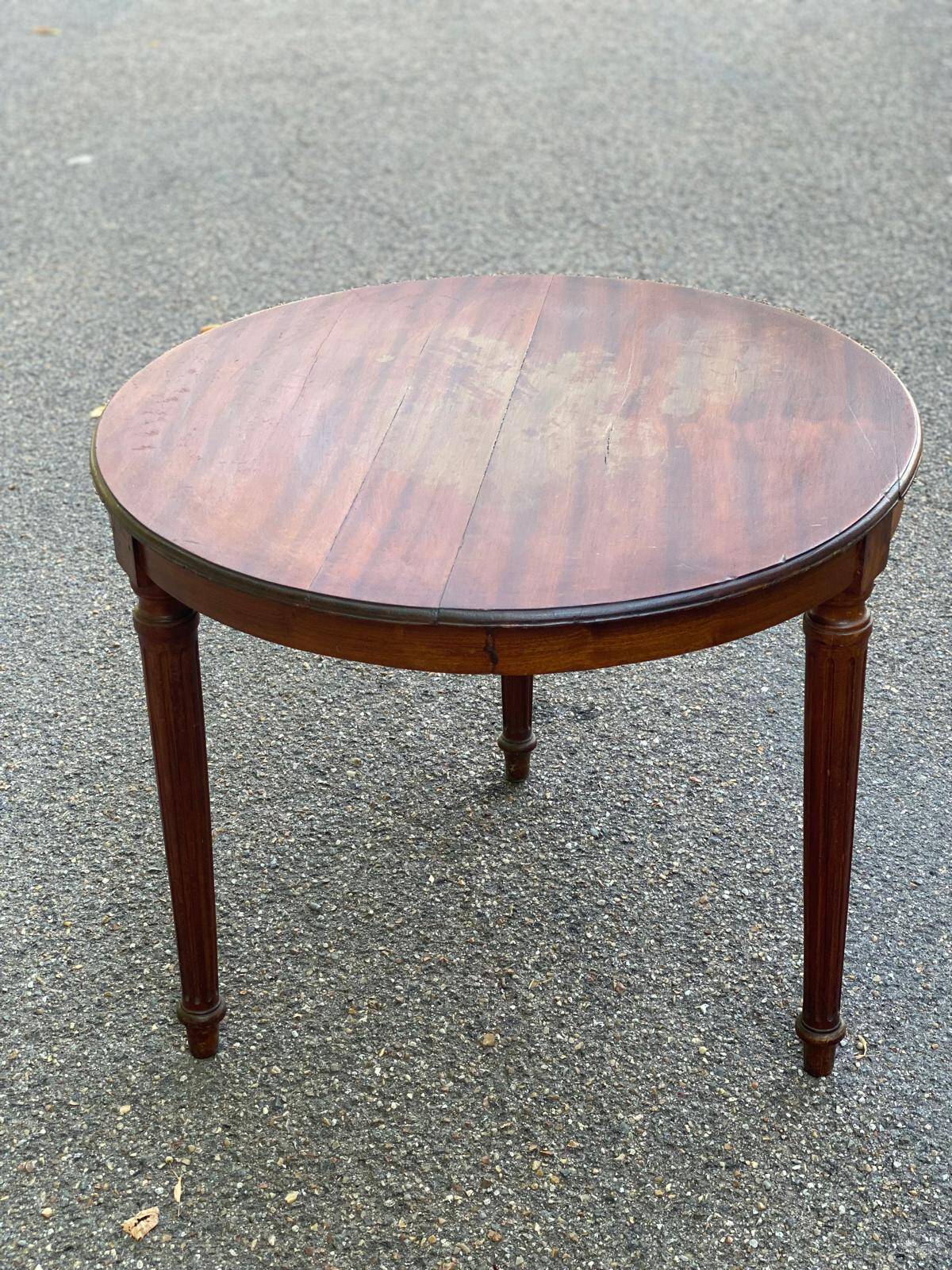 Vintage Louis XVI 19th century round coffee table side table