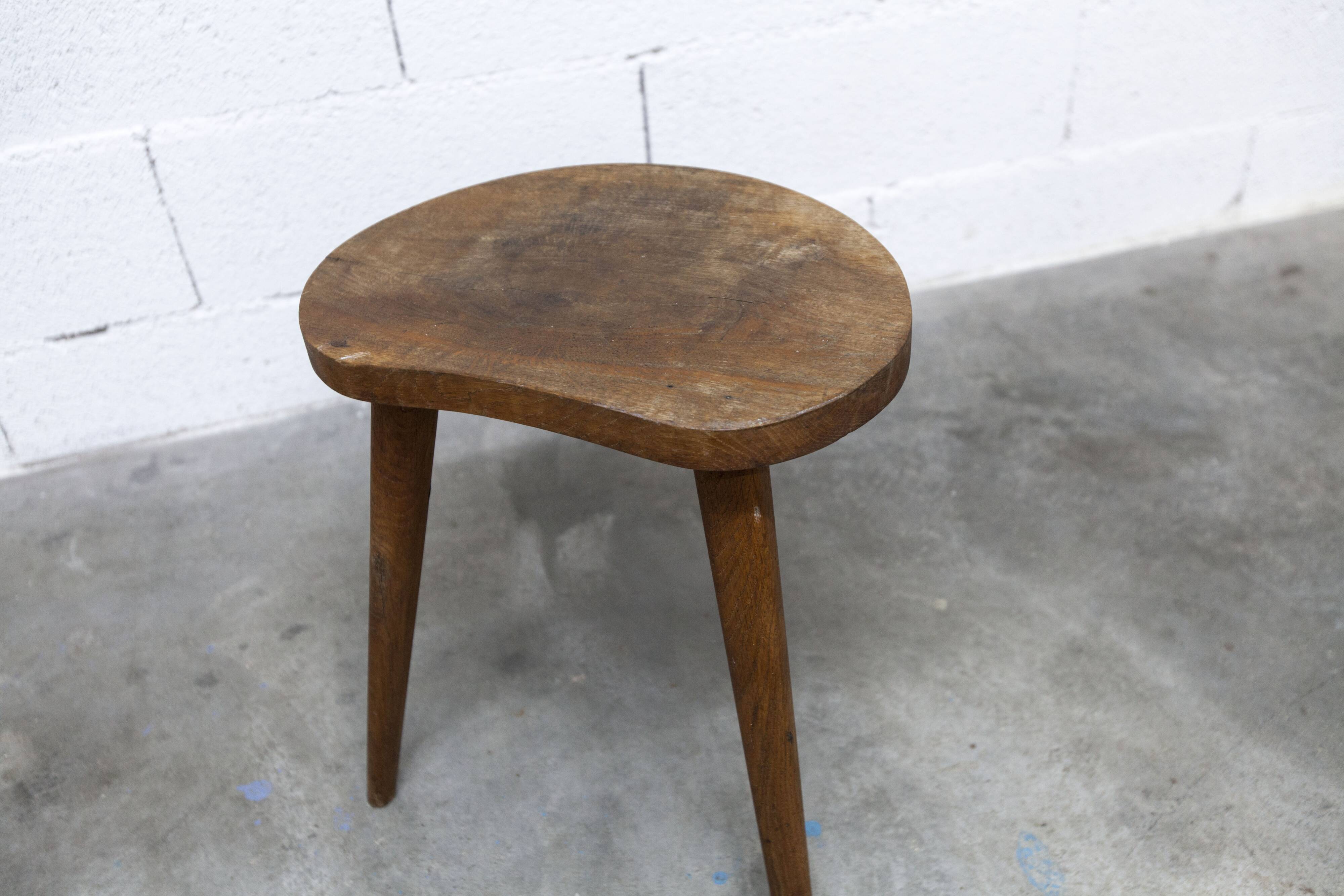 Tabouret tripode 1960 artisanal h43cm