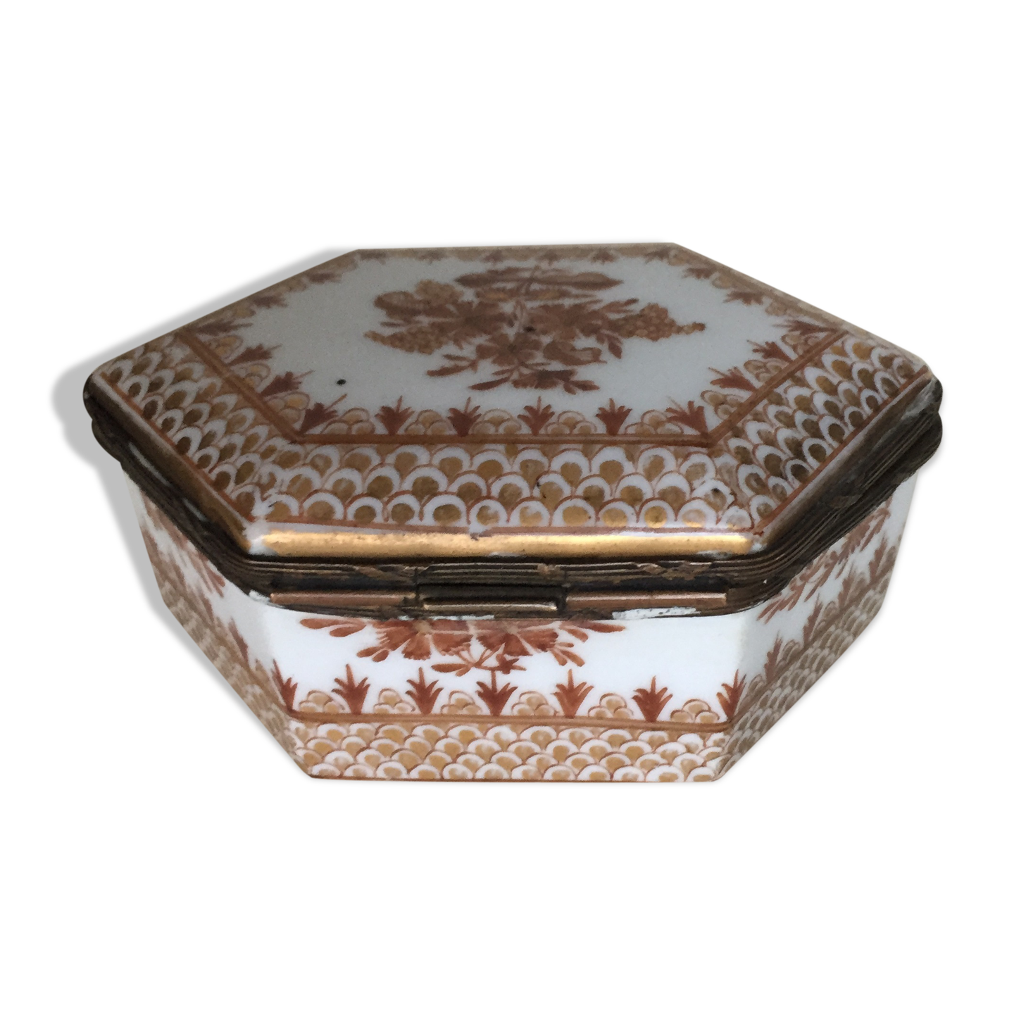 Porcelain jewelry box