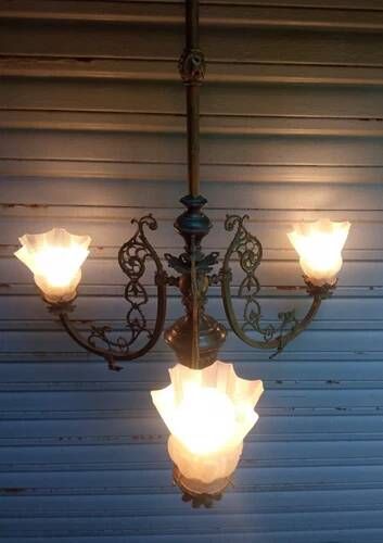 Antique, rare and important gas chandelier from the Napoléon III period and style, weighing 4.8 kg.