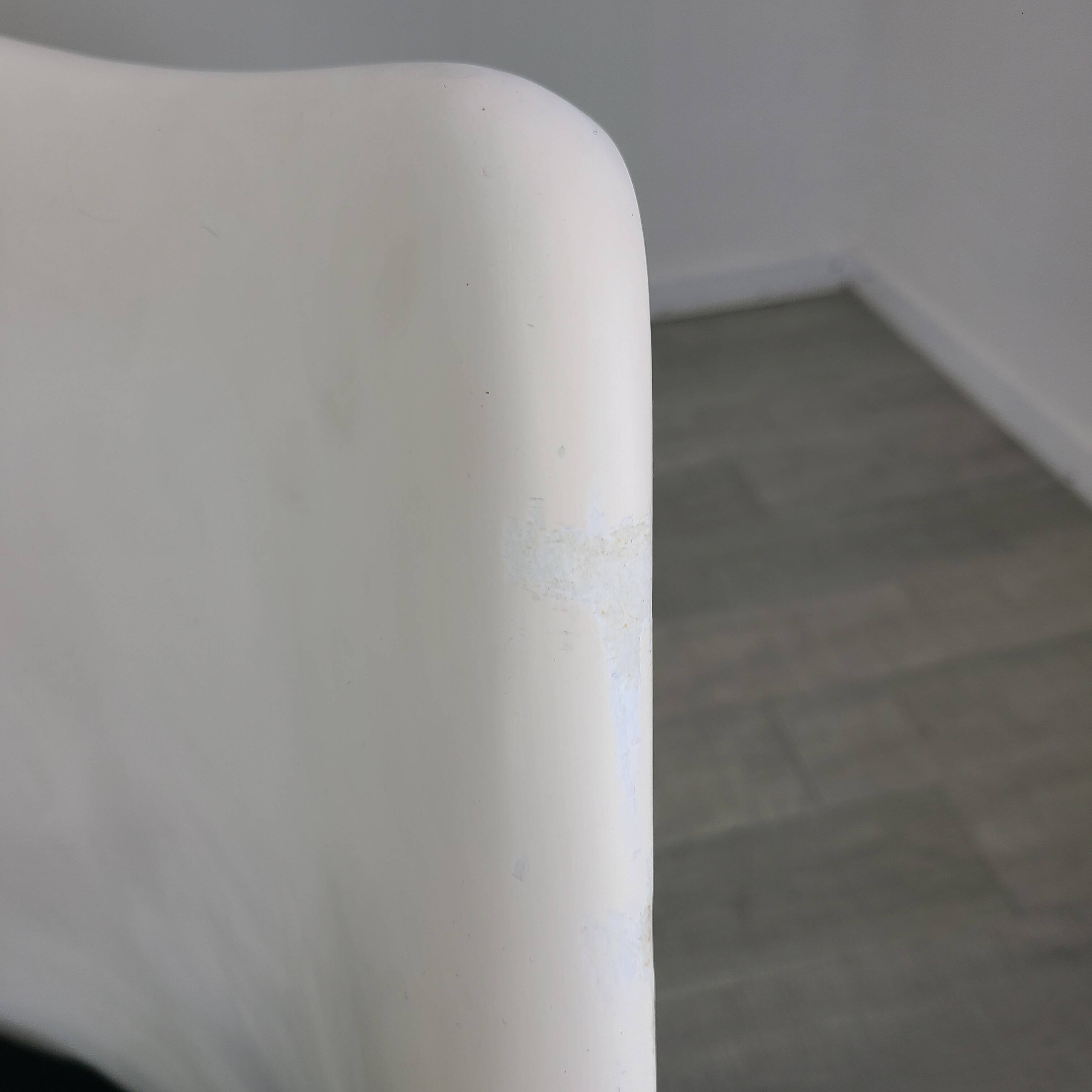 Knollinternational tulip chairs design Eero Saarinen vintage 1970