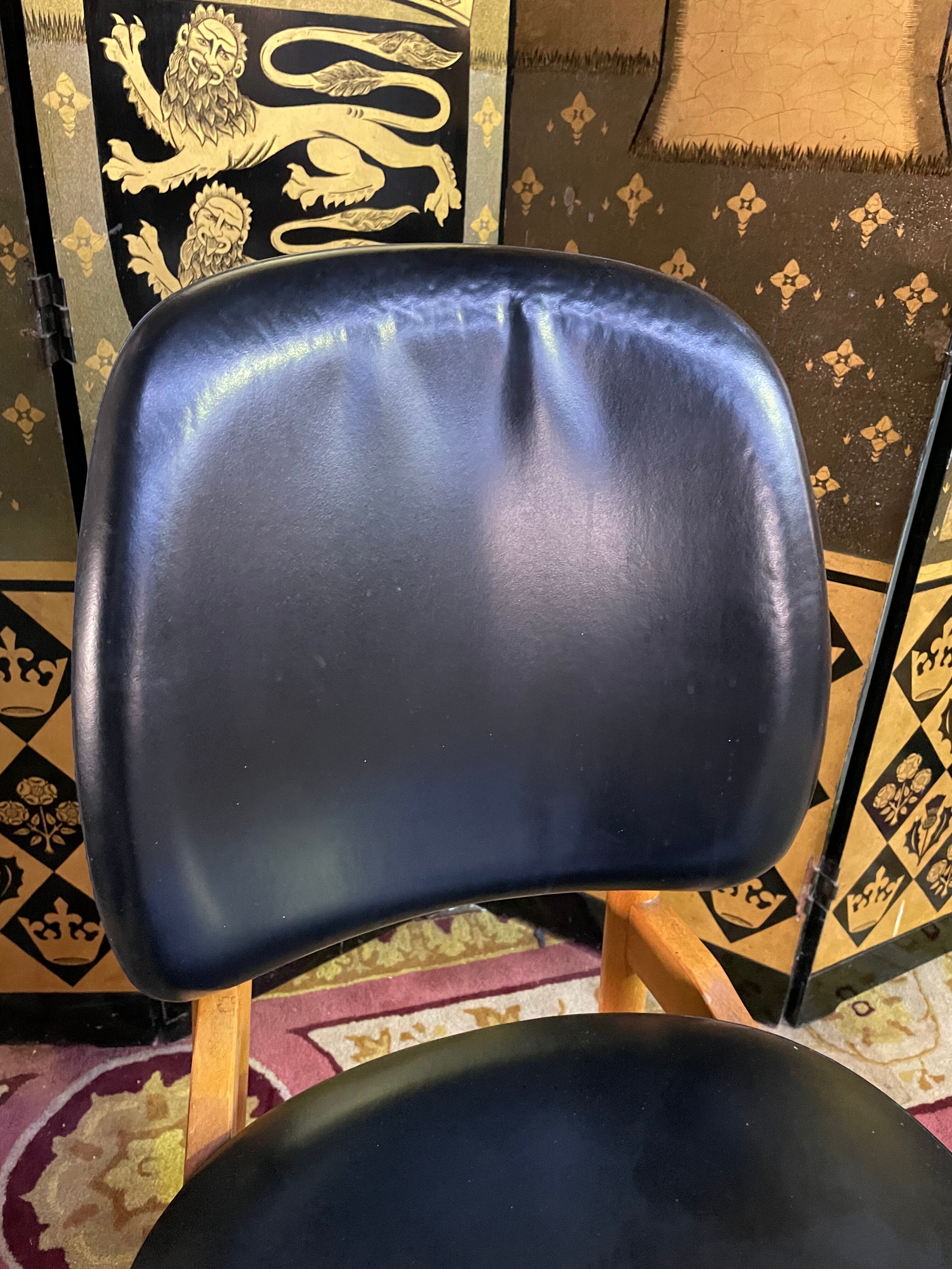 Pair of baumann chairs model pegasus