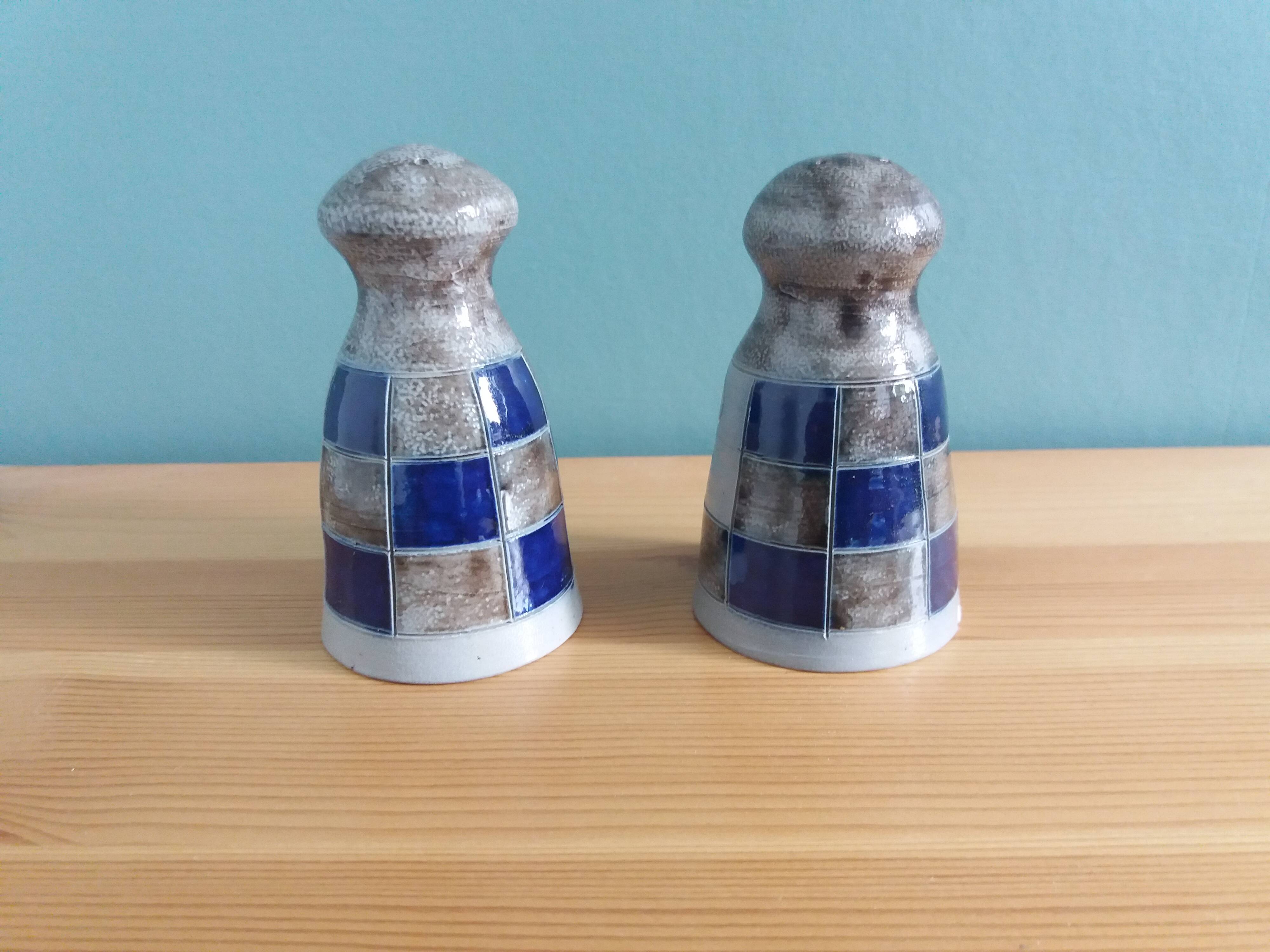 Salt and pepper shakers in Alsace stoneware
