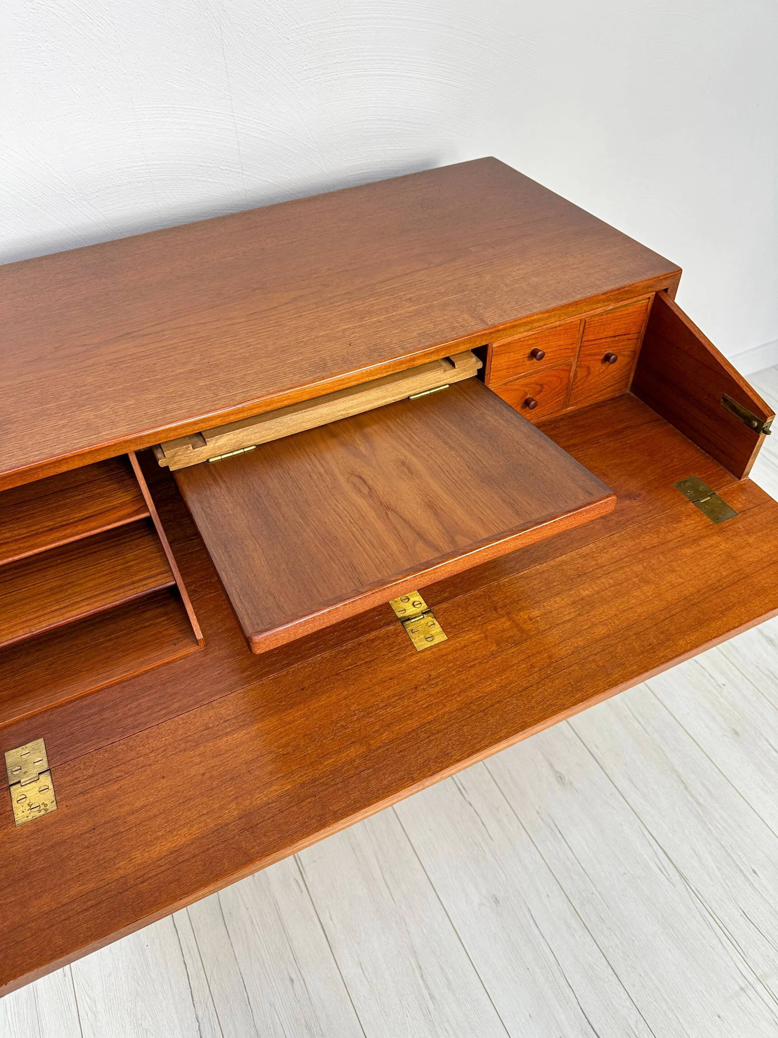 Commode secrétaire en teck danois vintage des années 1960 par Børge Mogensen