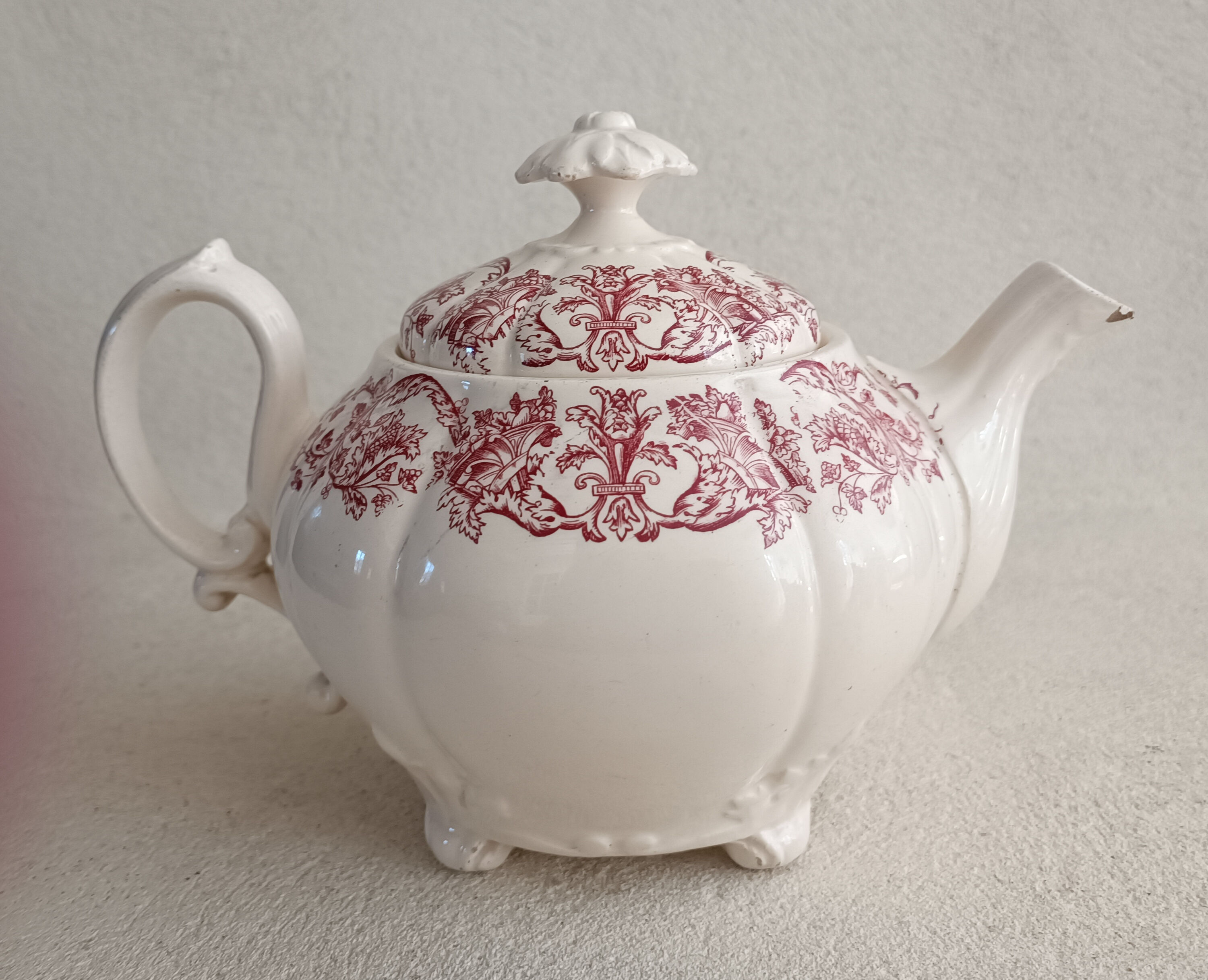 Longchamp Iron Earth Teapot