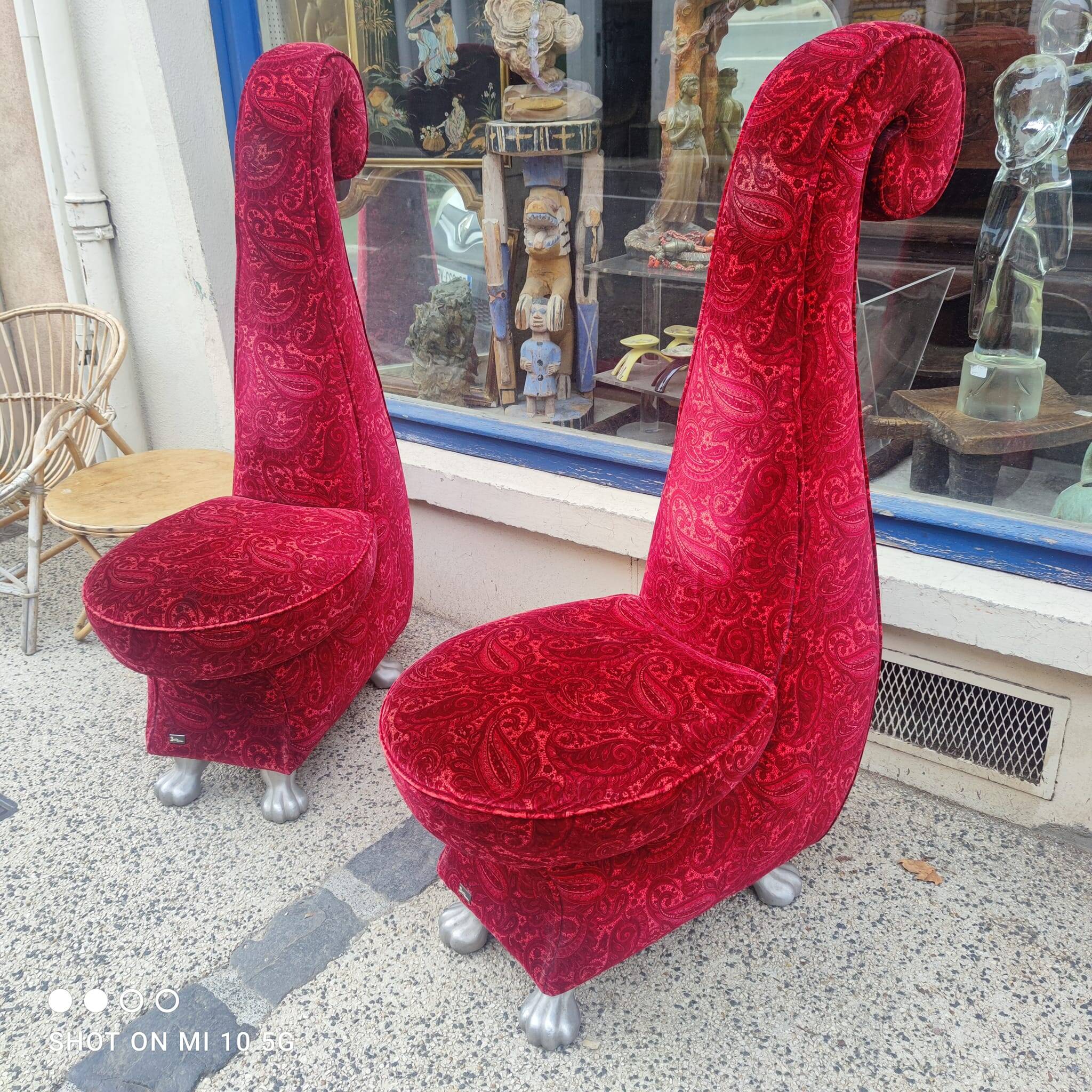 Pair of velvet lounge chairs with a Kashmir pattern from Bretz.