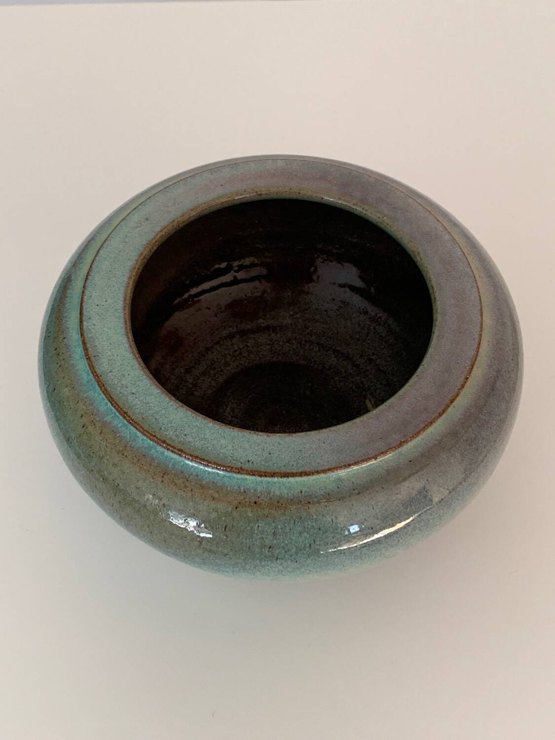 Empty pocket or pot holder in enamelled stoneware