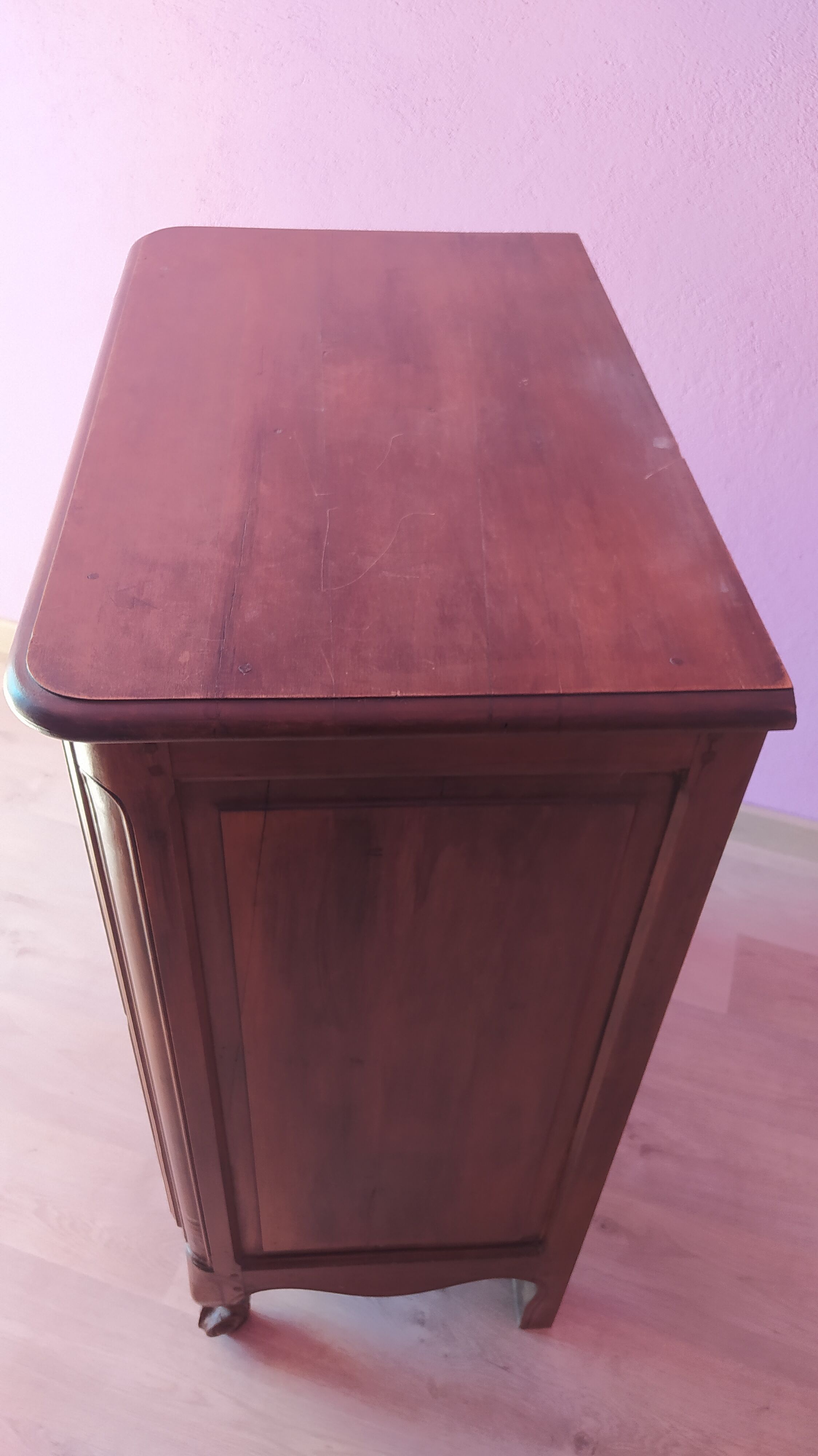 Walnut confectioner, a door, 19th century.