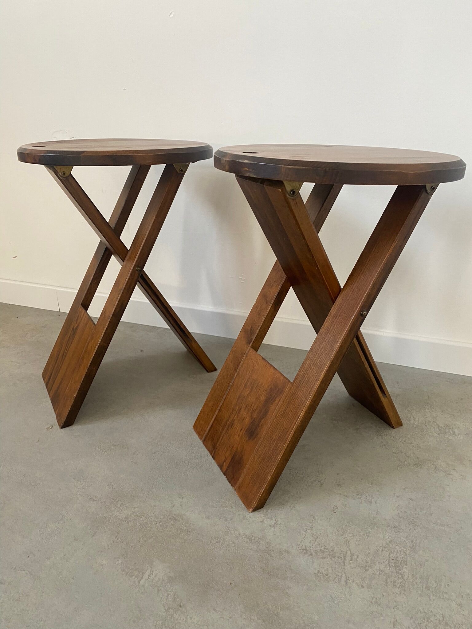 Lot 2 wooden stools