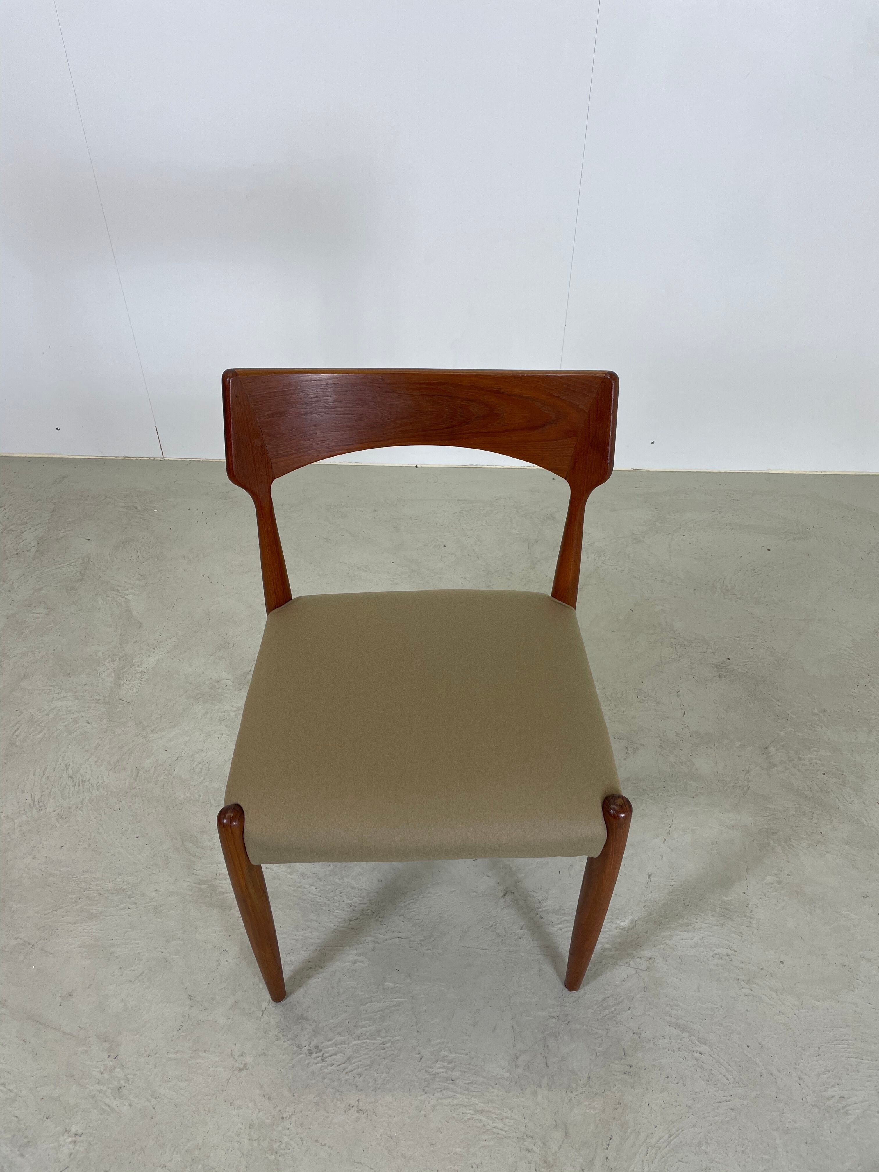Danish MidCentury Dining Chair Model 142 by Bernt Petersen, 1960