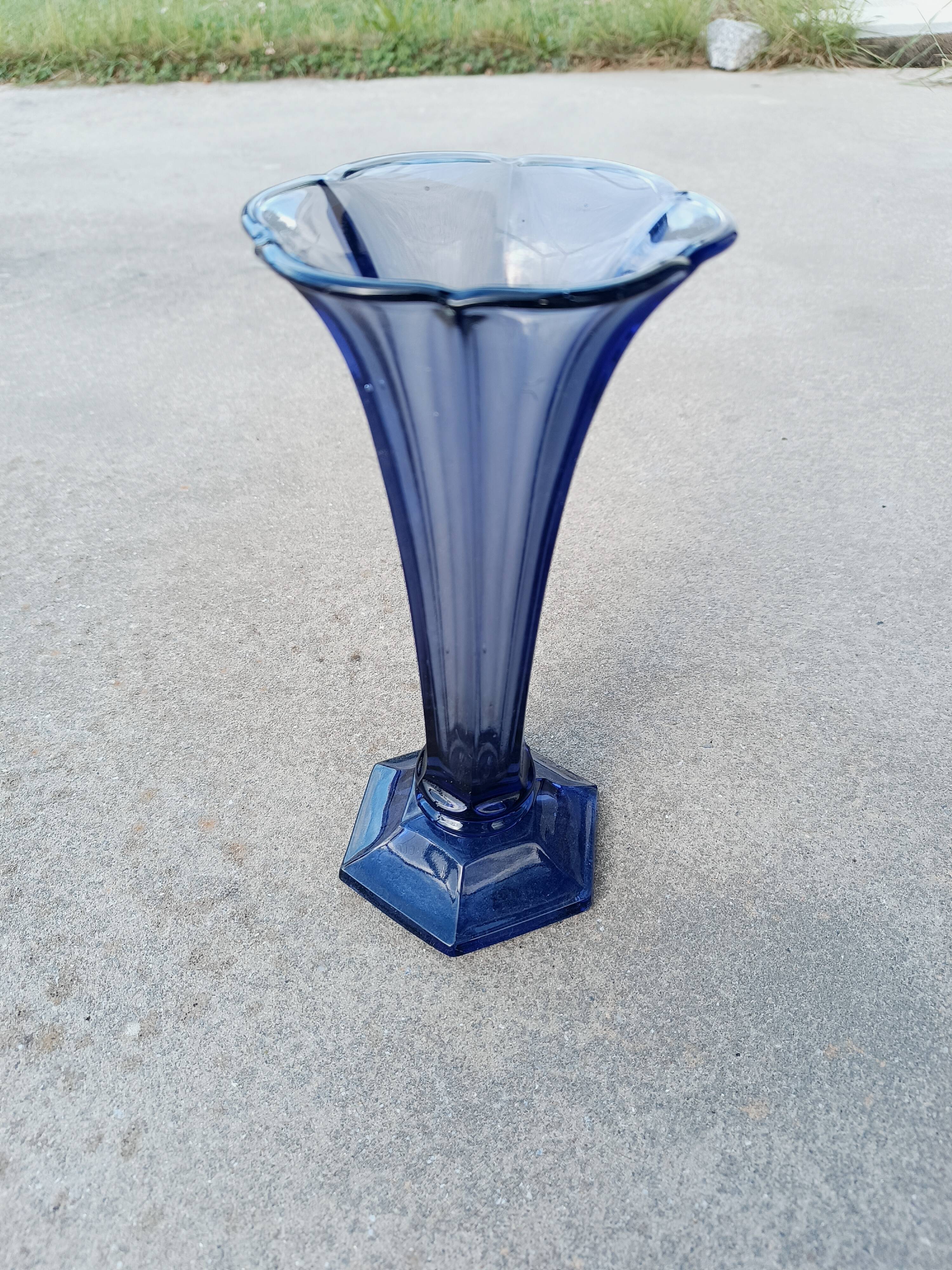 Val Saint Lambert blue art deco vase