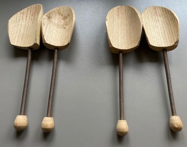 Set of 2 pairs of old shoe trees