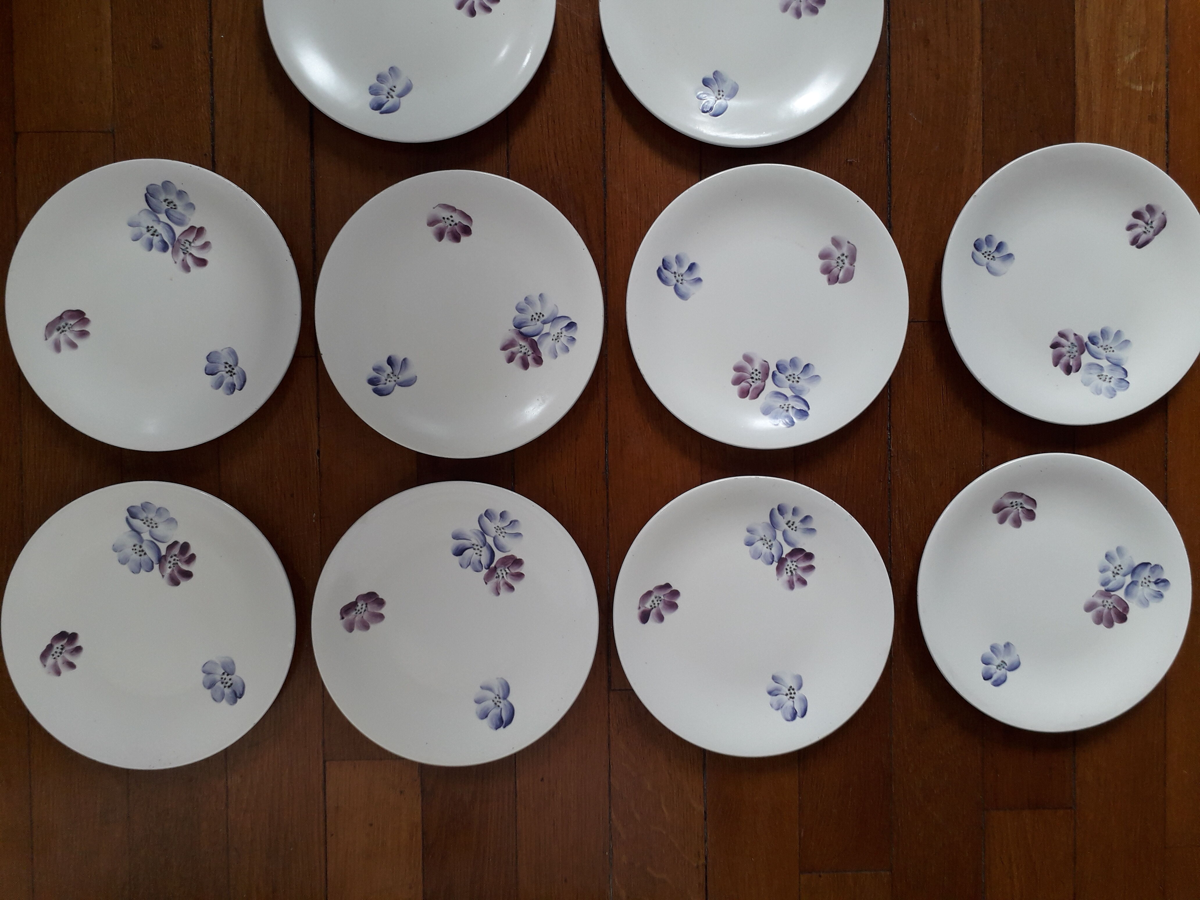 10 dessert plates from the Longchamp factory