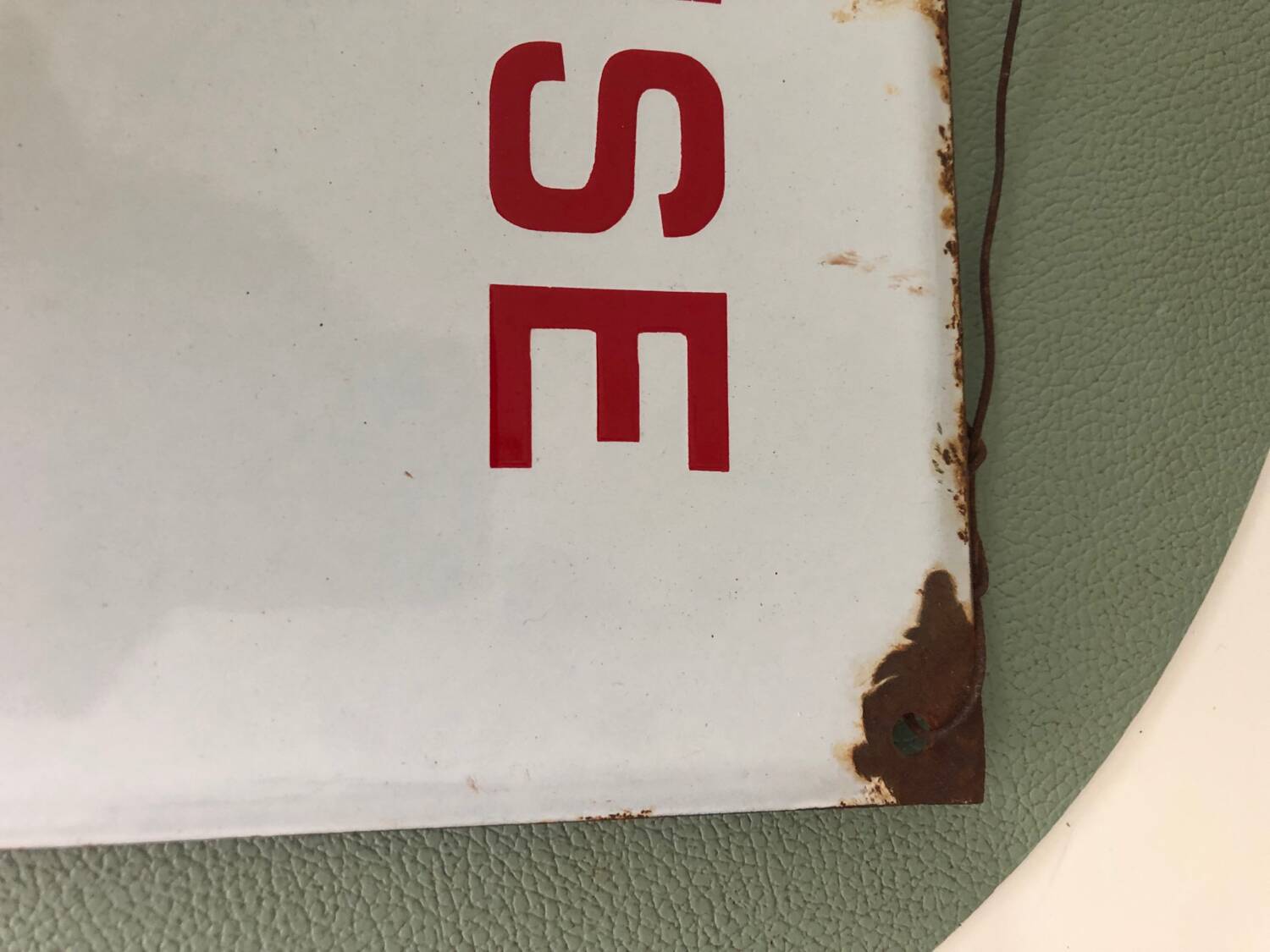 Enamel plate