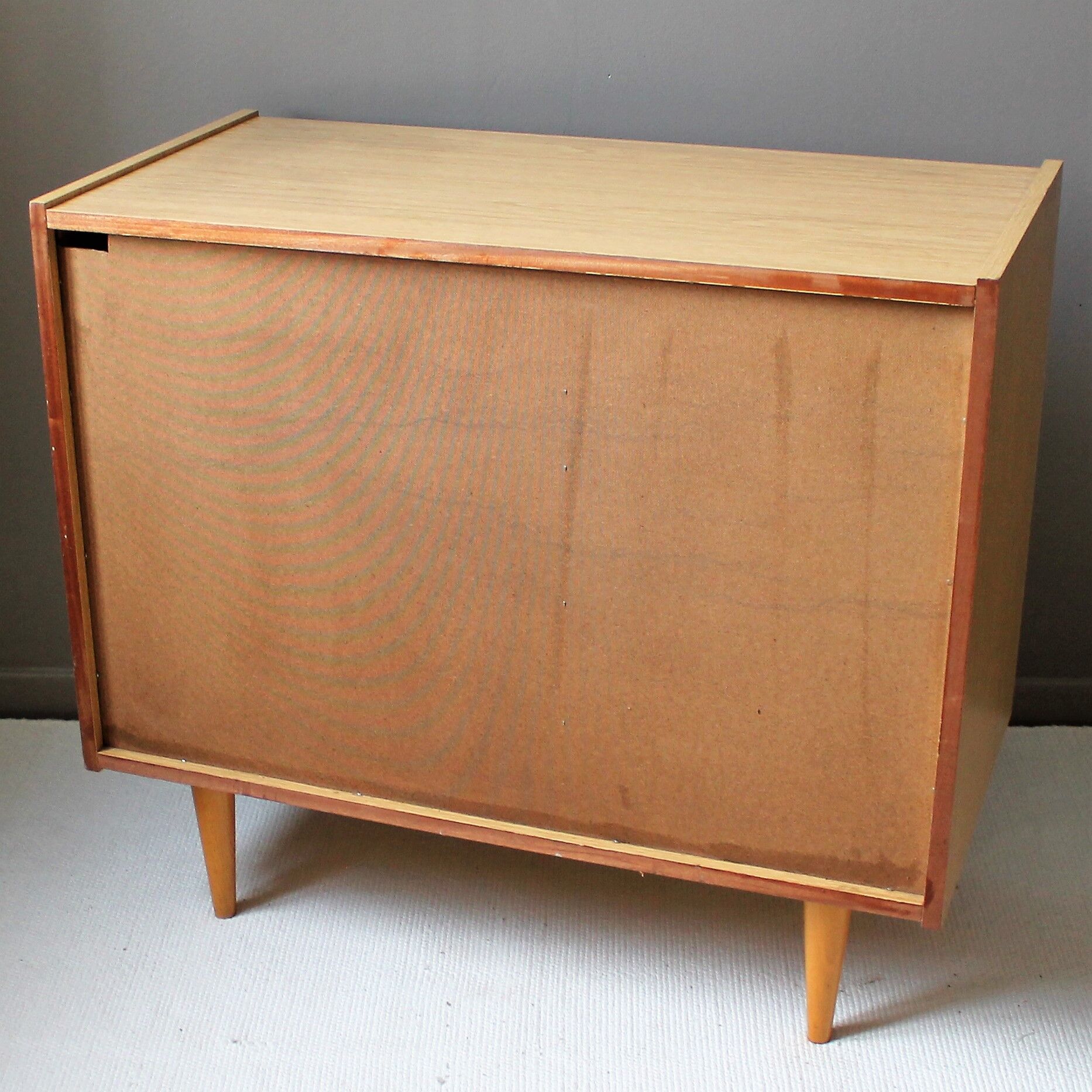 Low buffet vinatge formica fake wood