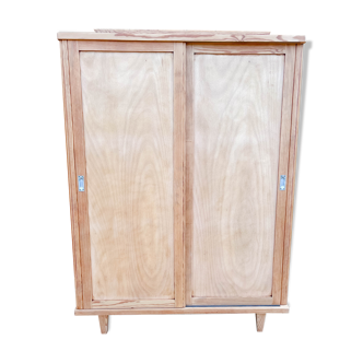 Armoire parisienne