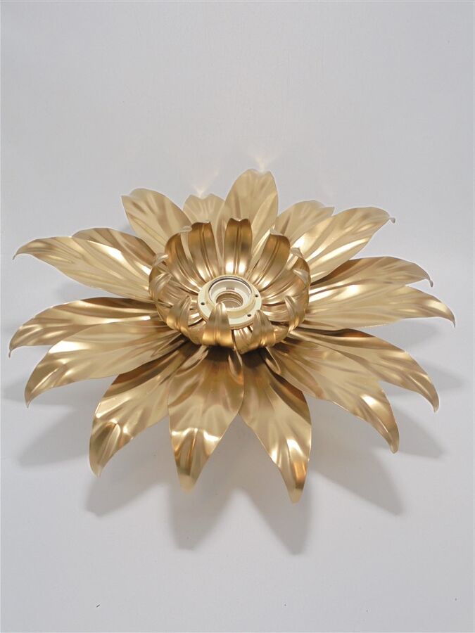 Golden flower sconce
