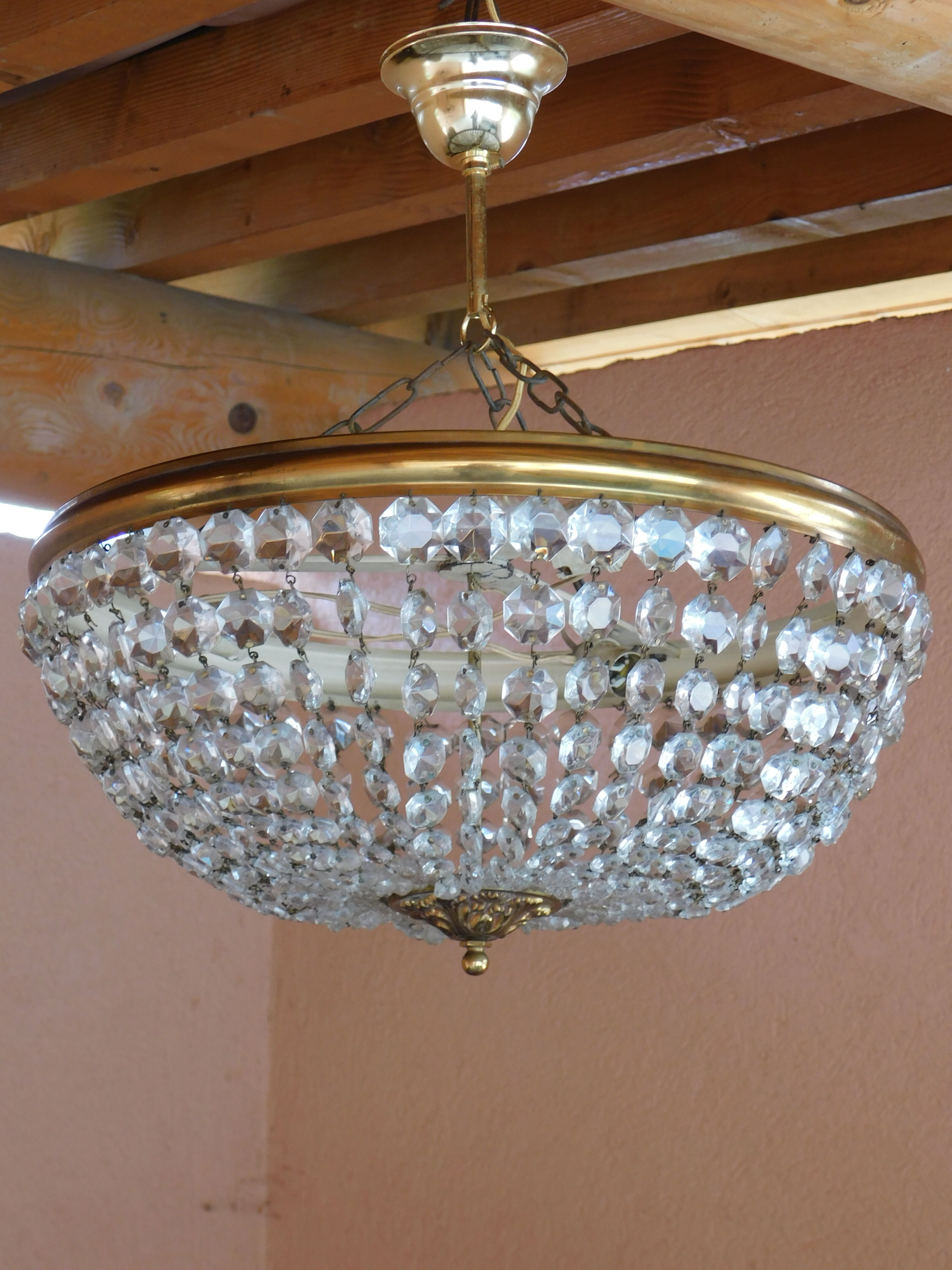 Ceiling chandelier with tassels