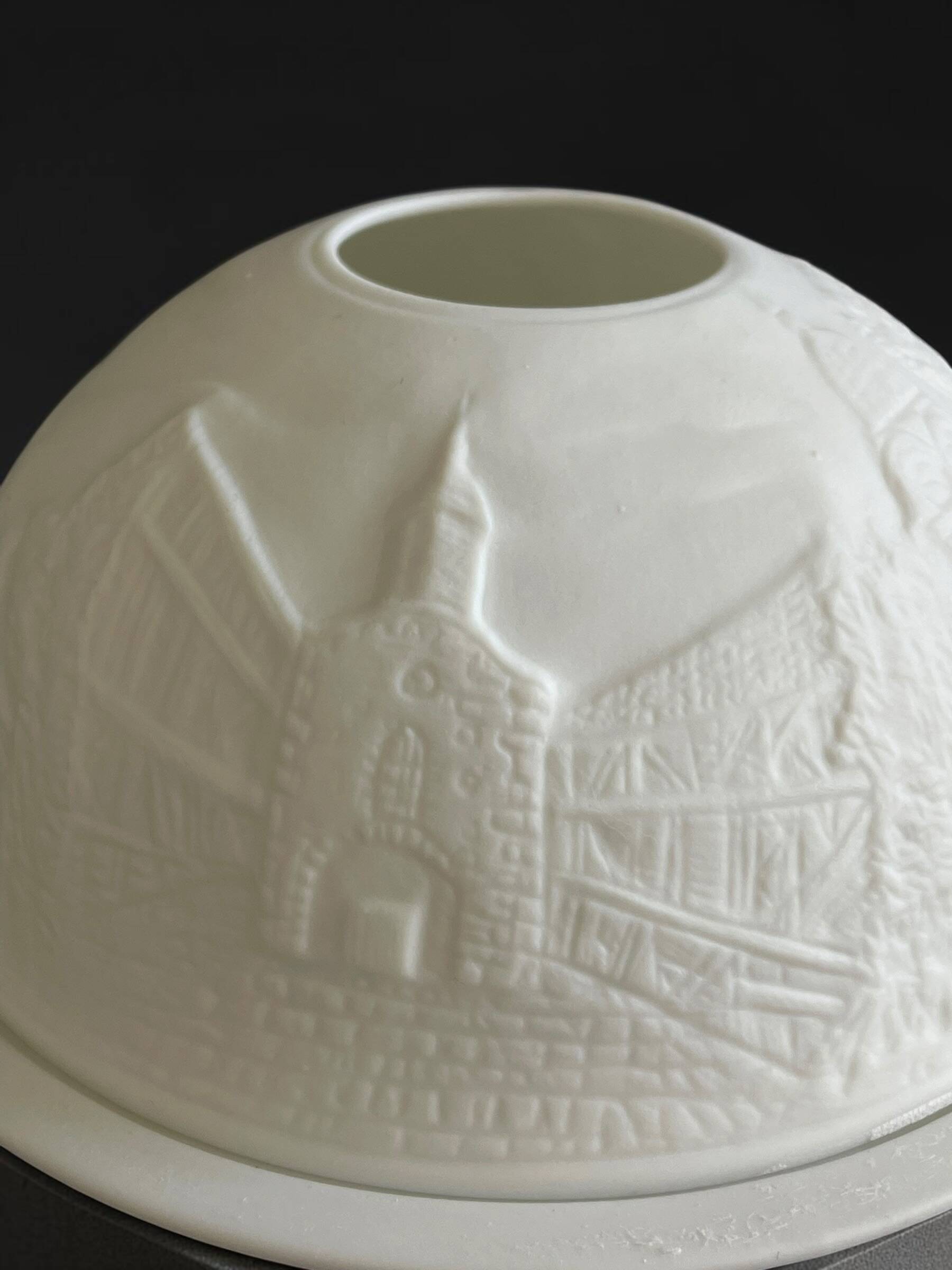 Porcelain lithophane photophore from Limoges