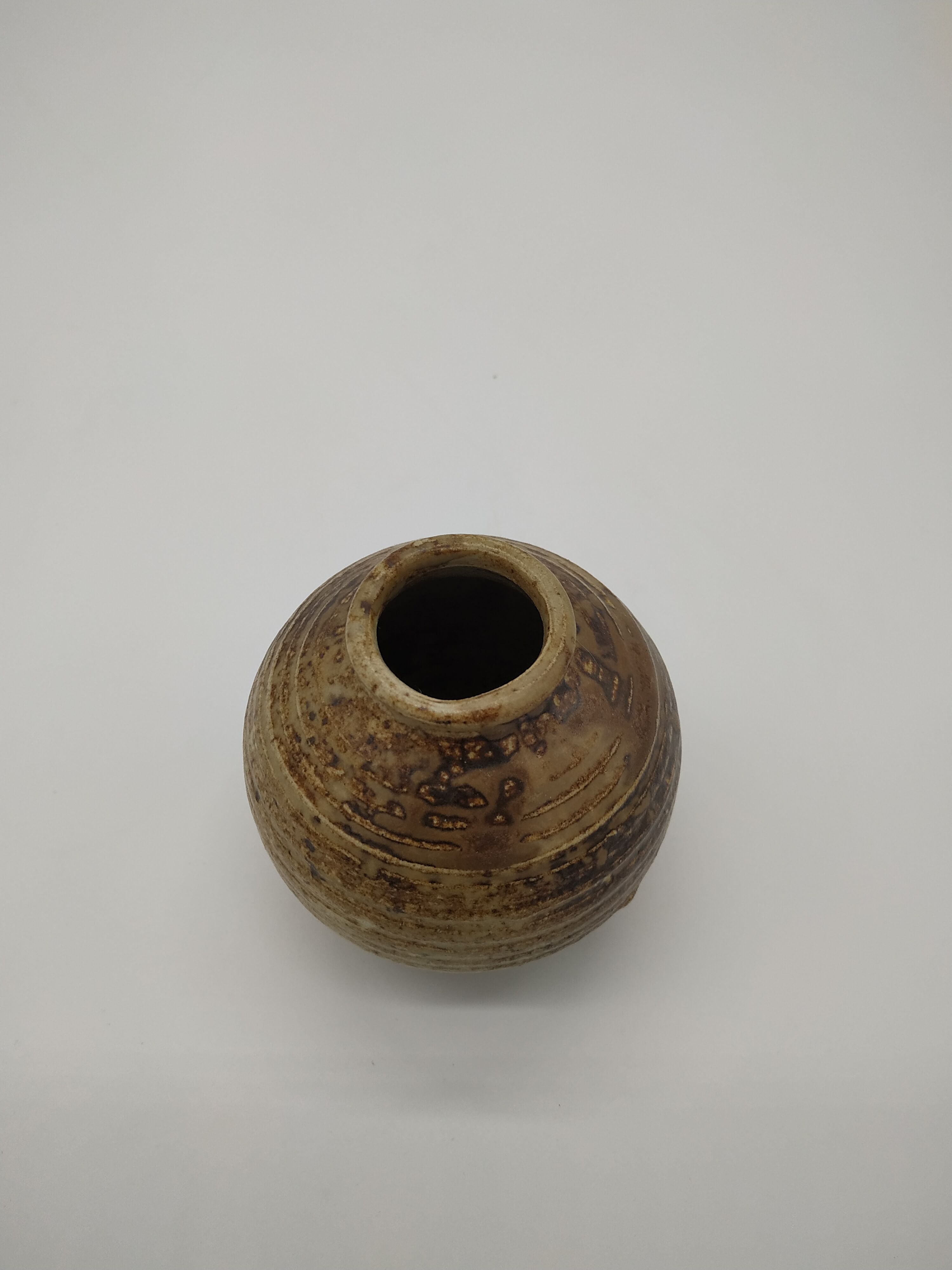Vase ball in sandstone from Biot signed by Alain Rech