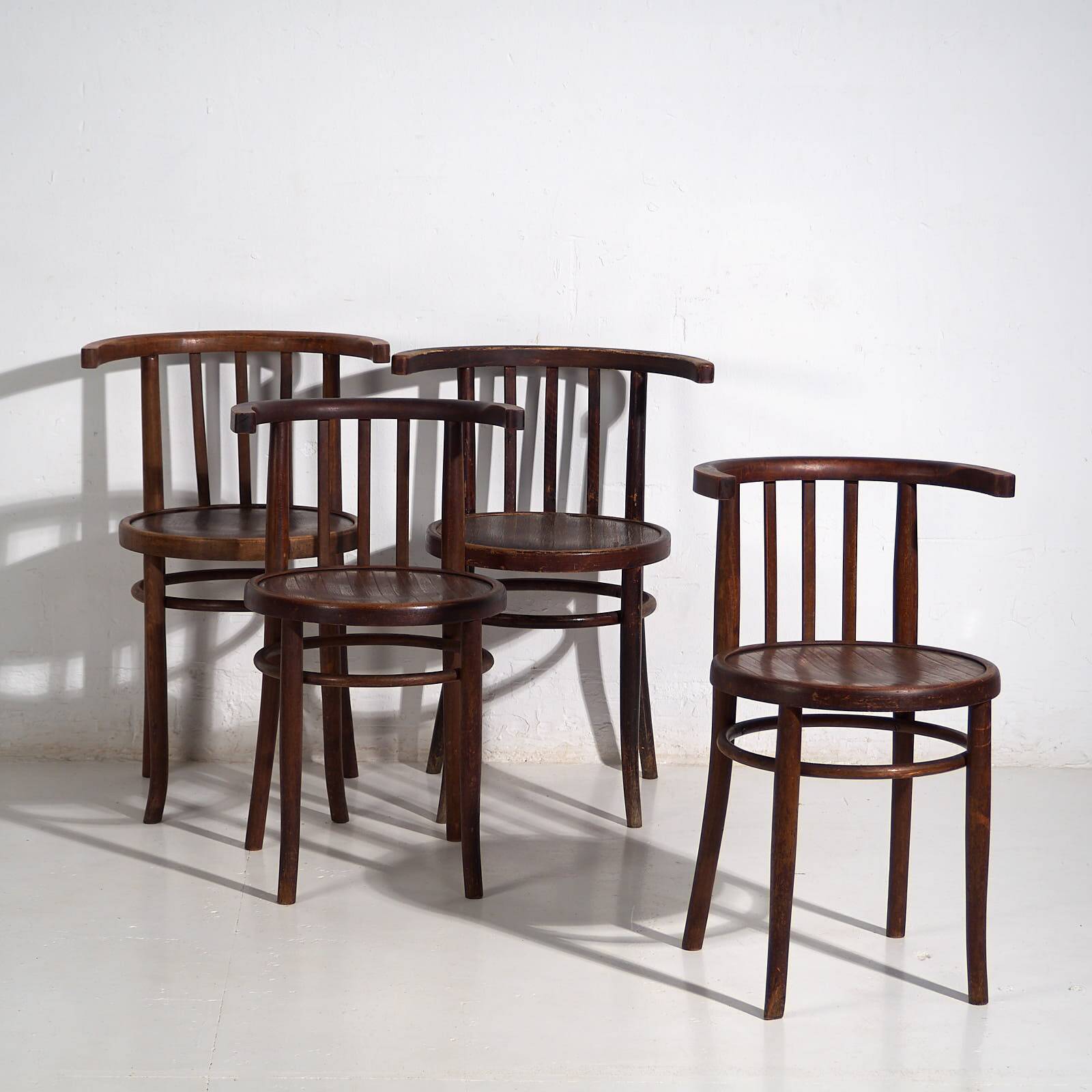 Antique bentwood chairs (circa 1920). Set of 4 pieces no. 2