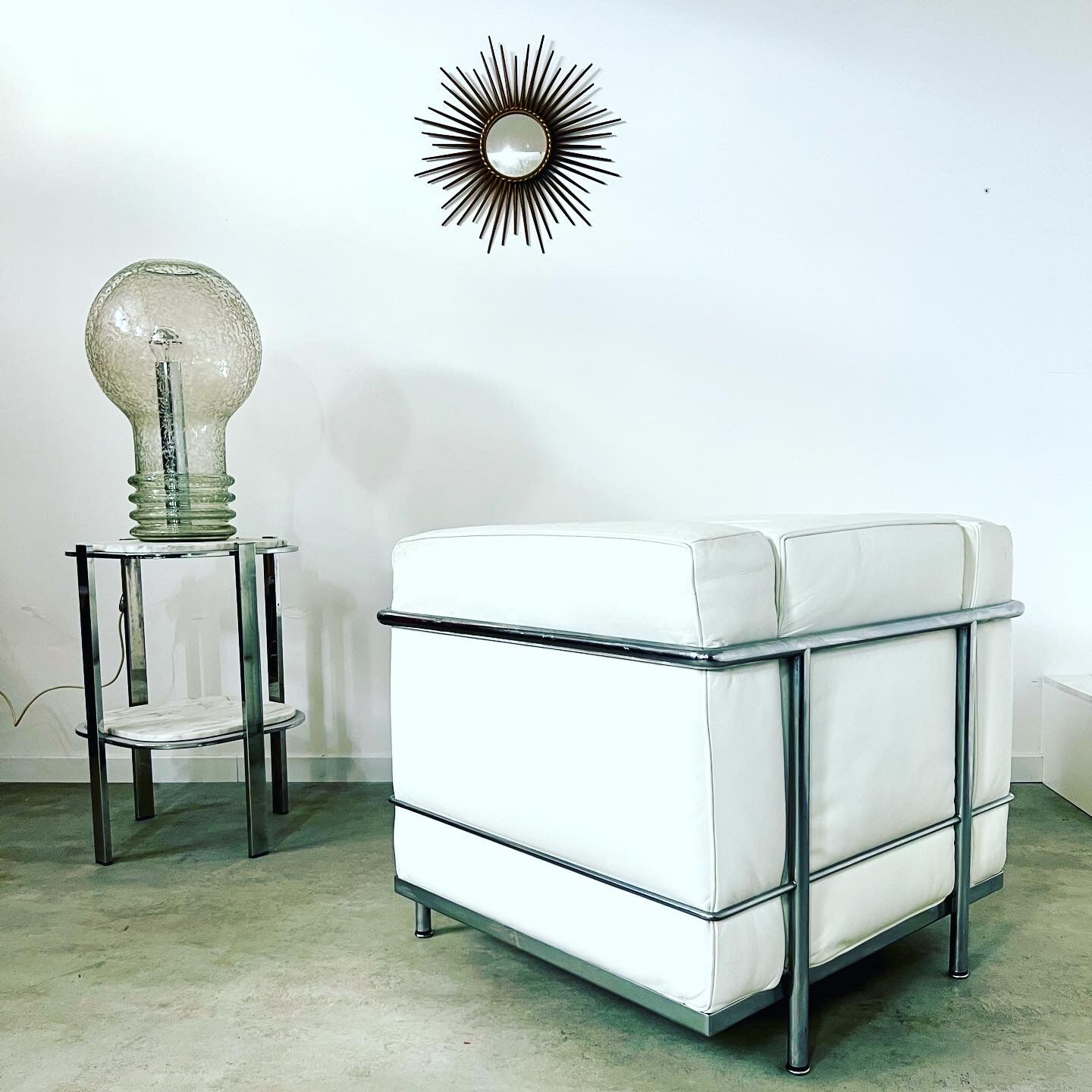 Armchair LC2 design Le Corbusier for Cassina