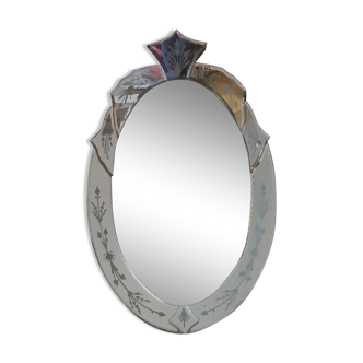 Miroir ovale genre vénitien