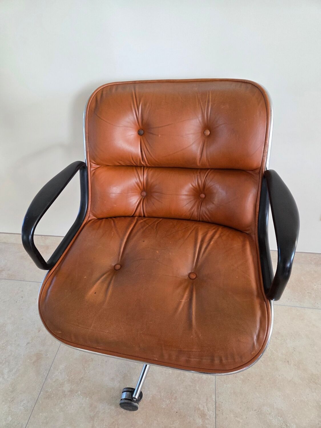 Charles Pollock design armchair for Knoll