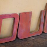 Letter to sign vintage metal "T".