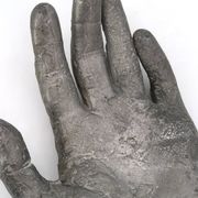 Cast iron silver-coloured catchall in the shape of a hand, 1970s sculpture.