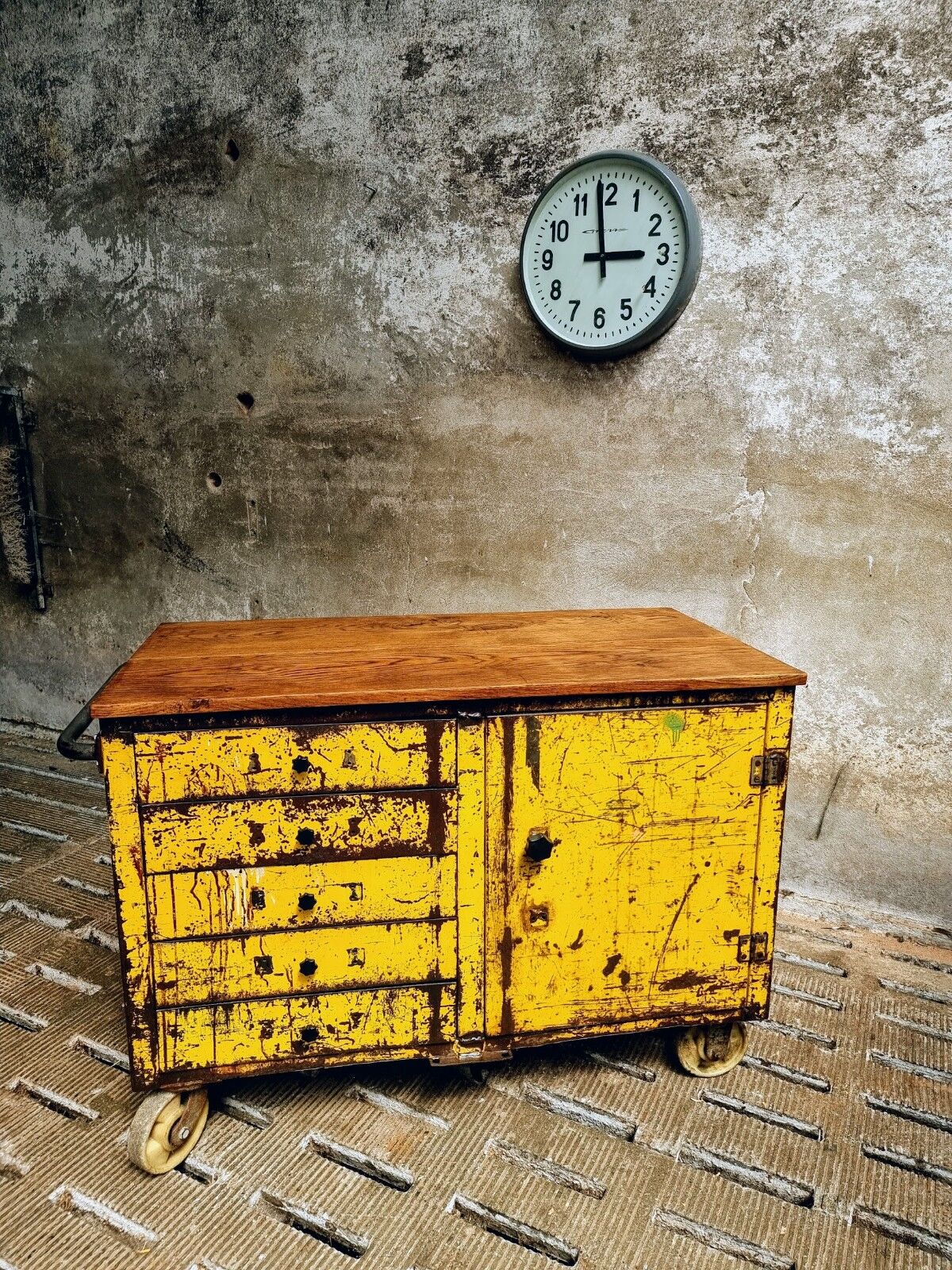 Industrial workbench trolley yellow chest of drawers