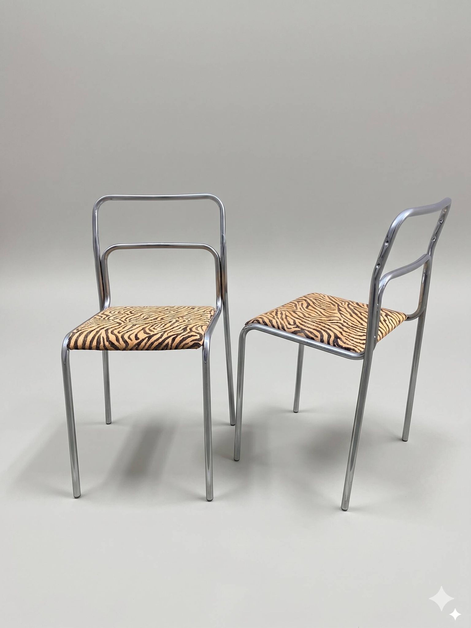 Chaise chromée style Bauhaus tissu léopard