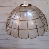 Mother-of-pearl suspension