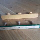Wall-mounted coat rack with 3 mushroom-shaped hooks