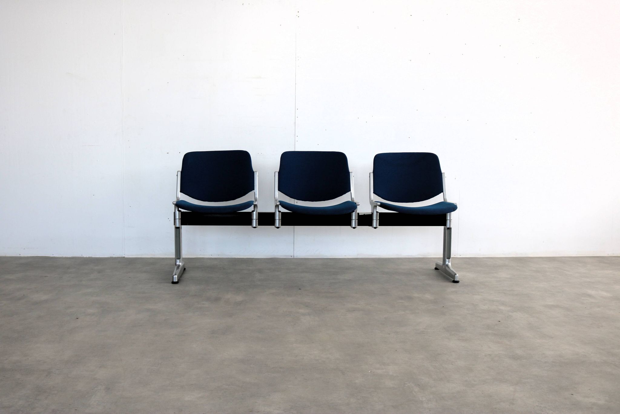 Vintage bench | waiting room bench | 1970s | Castelli