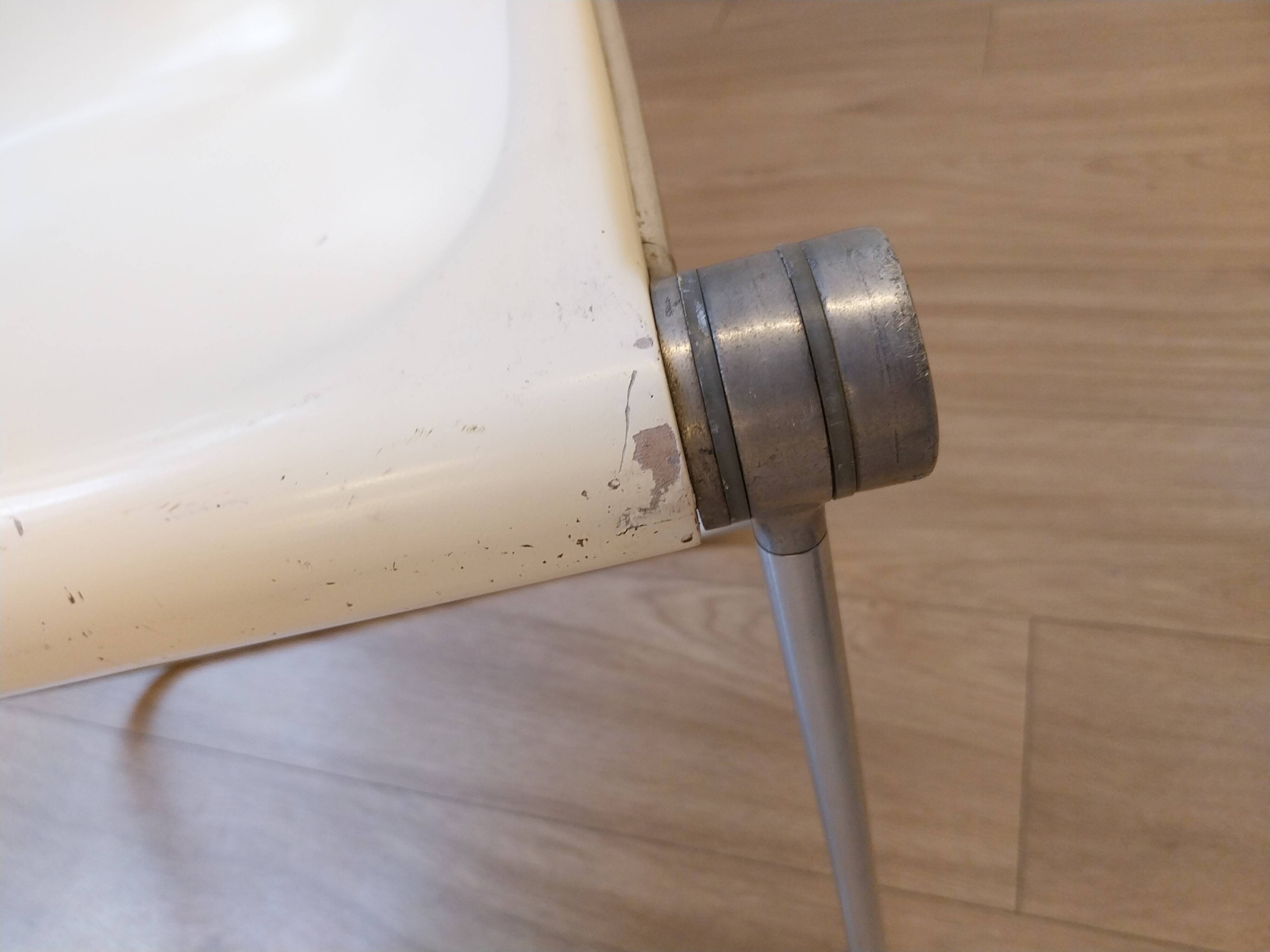 Vintage white Pluff stool – Anonima Castelli