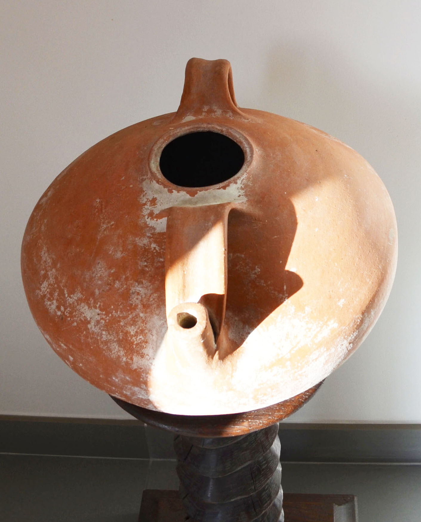 Water head jug or dourne