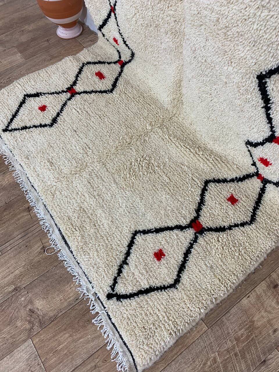 Handmade Moroccan Berber rug 253 X 153 CM