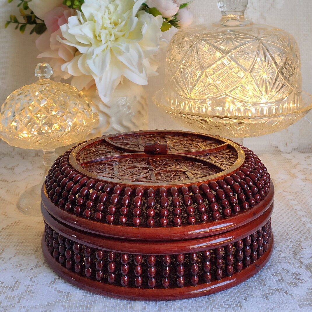 Lacquered bamboo box