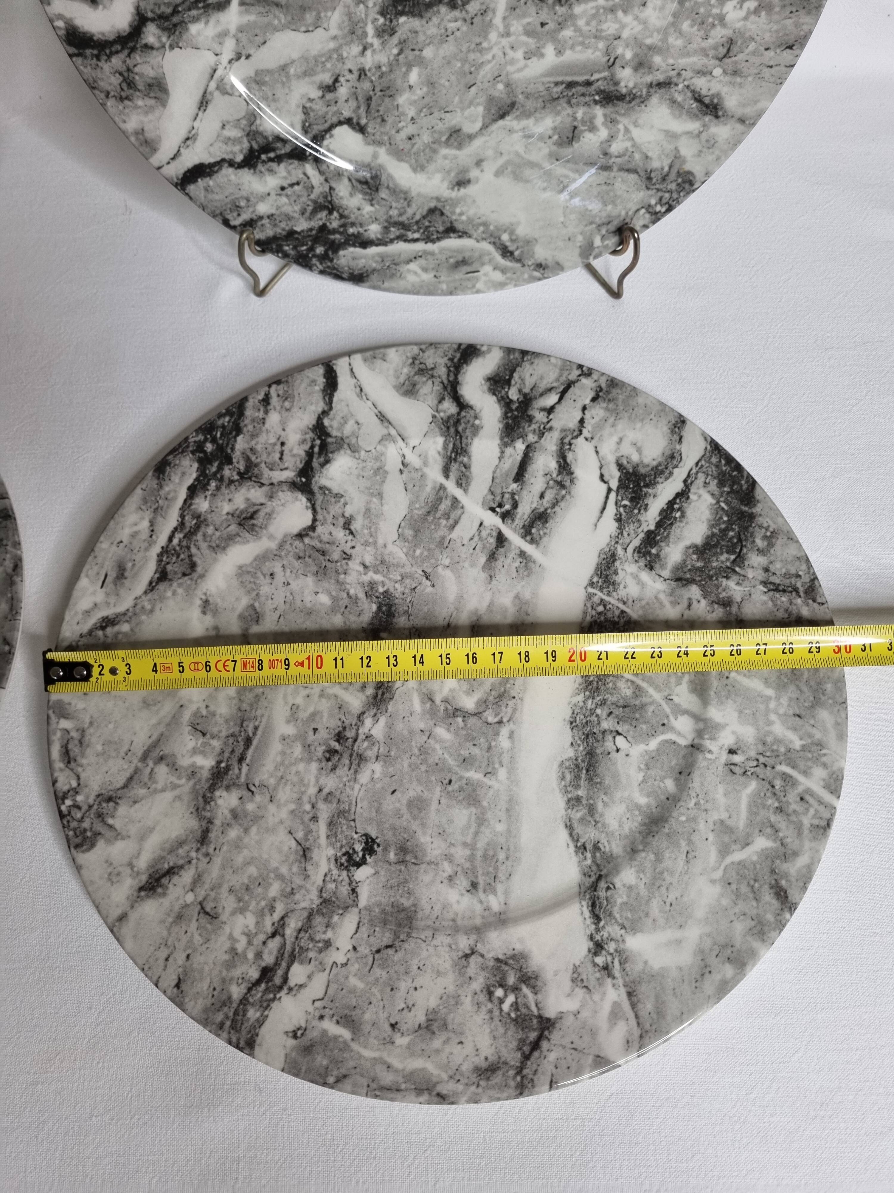 Set of 4 large Villeroy & Boch marble effect plates – 27 cm