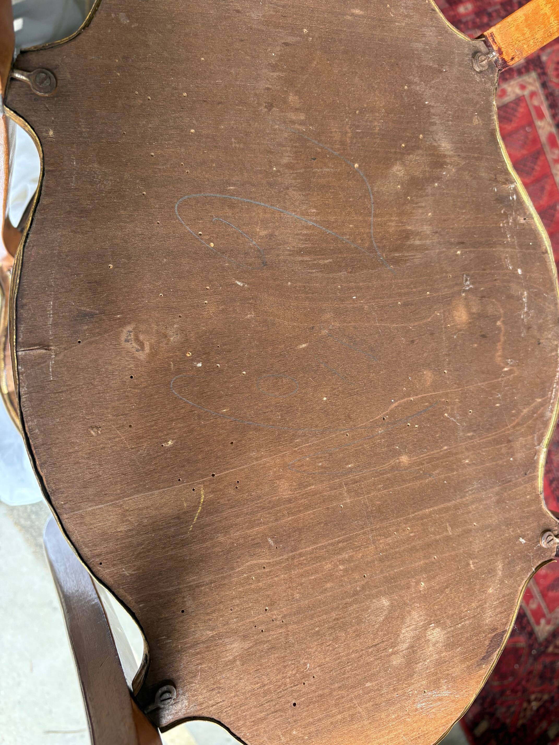 Guéridon ancien Louis XV – marbre rosé et laiton doré – fin XIXᵉ siècle