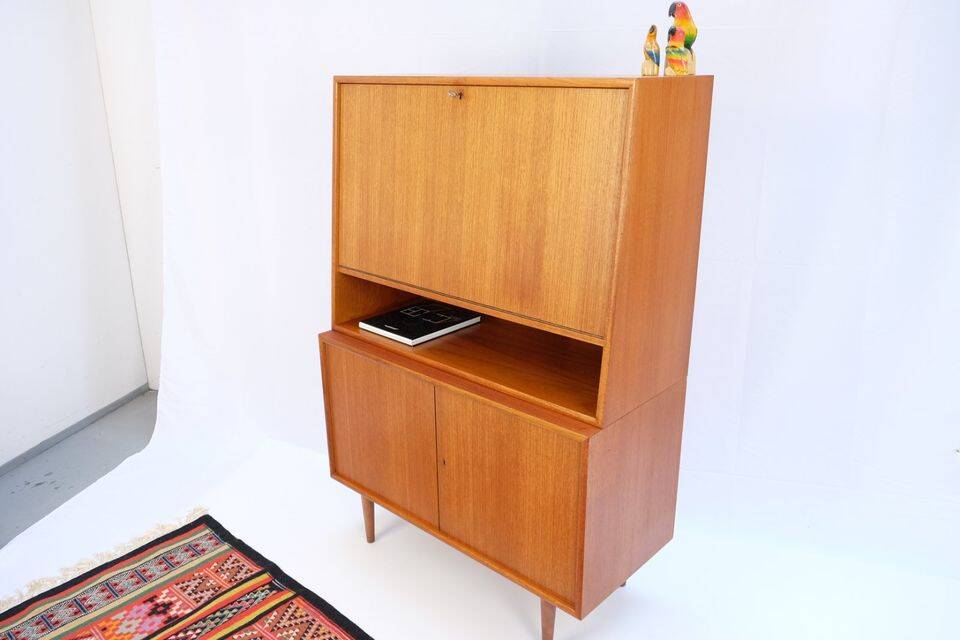 Commode en teck style années 60/70, avec bar, style rétro années 60/70.