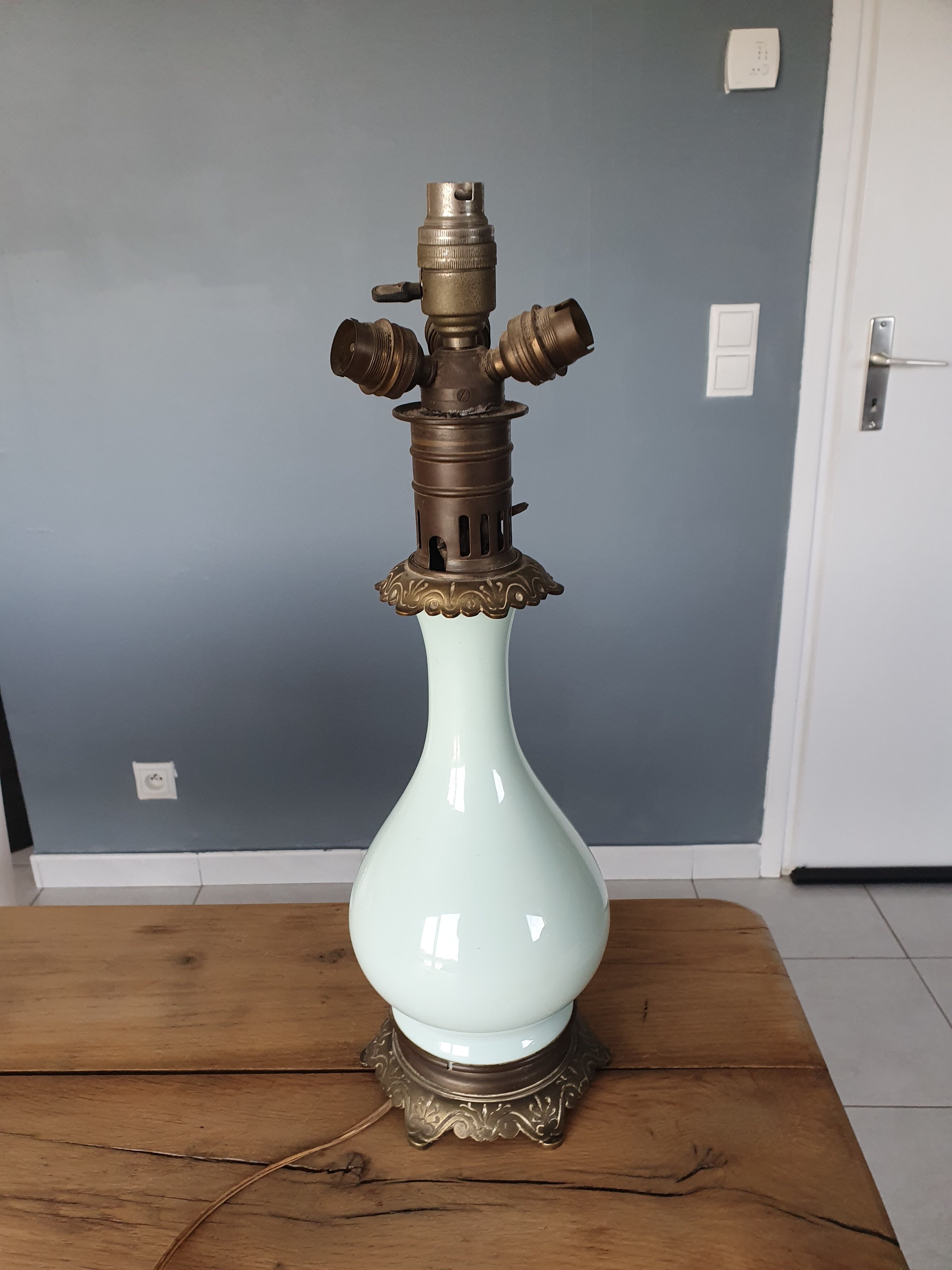Opaline lamp oil / oil bronze Napoleon III lamp mounting