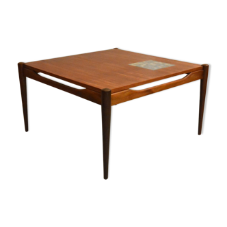 Reversible tray coffee table