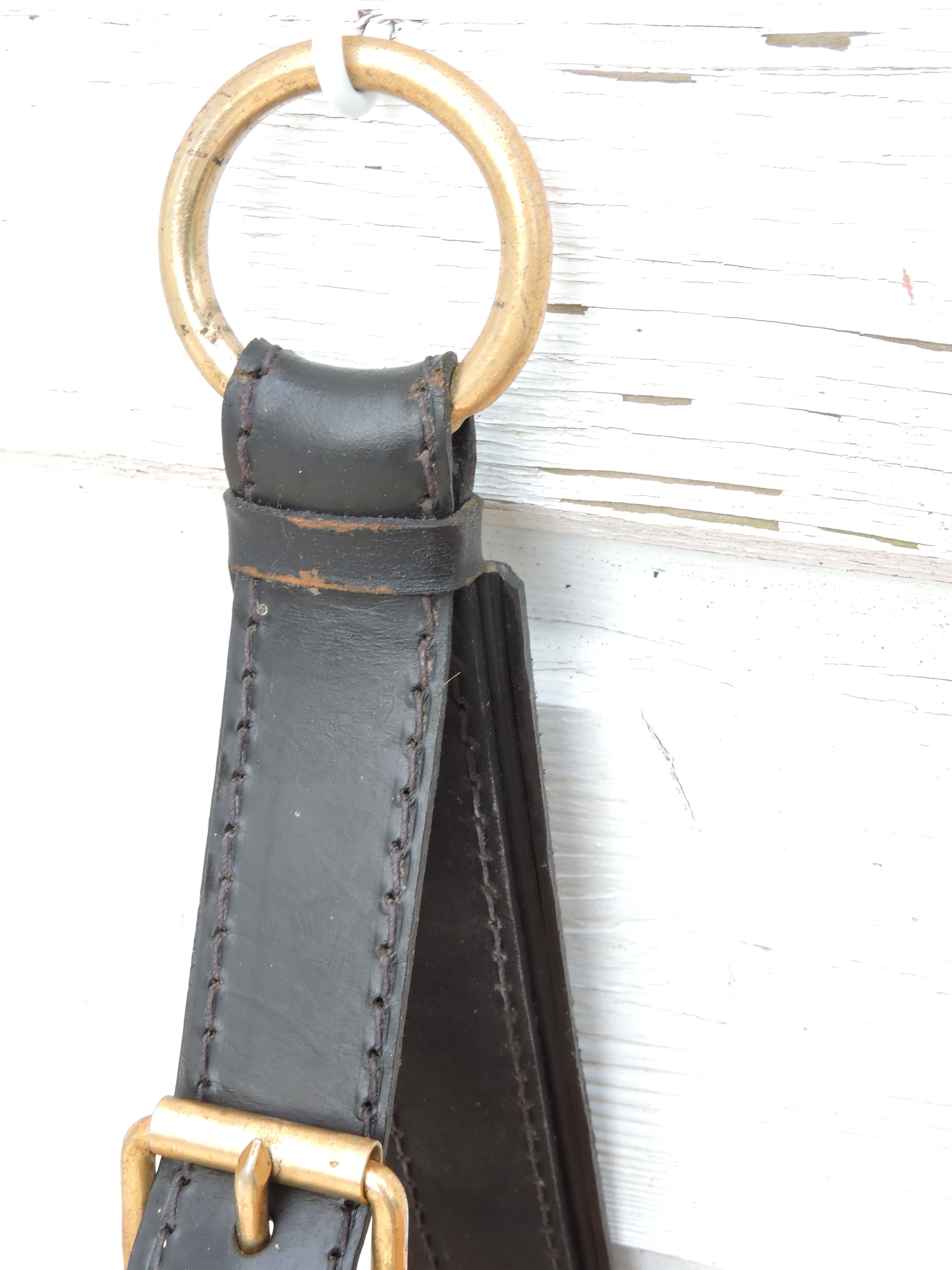 Elm and leather shelf, distributed by the Maison et Jardin Gallery in the 60