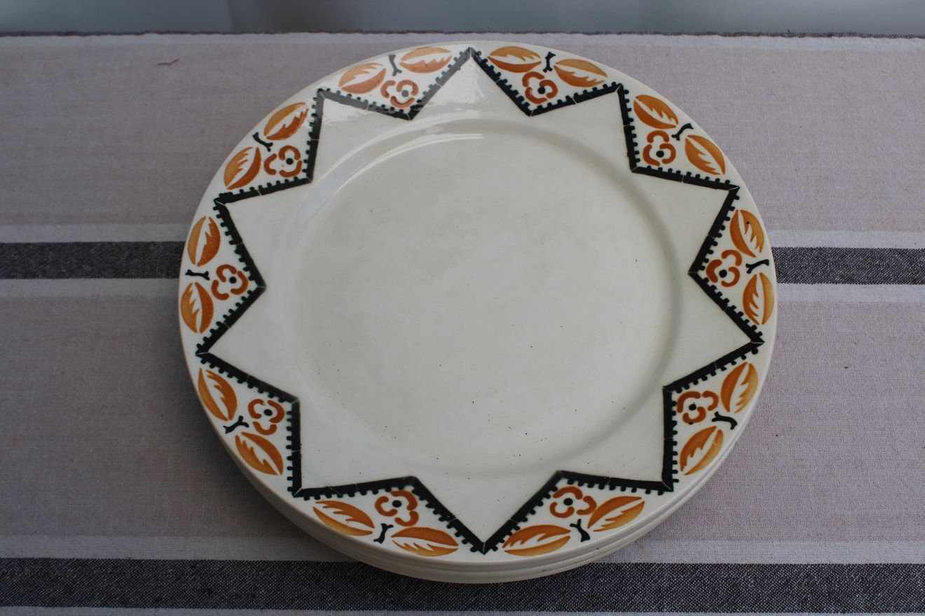 Set of 6 flat plates