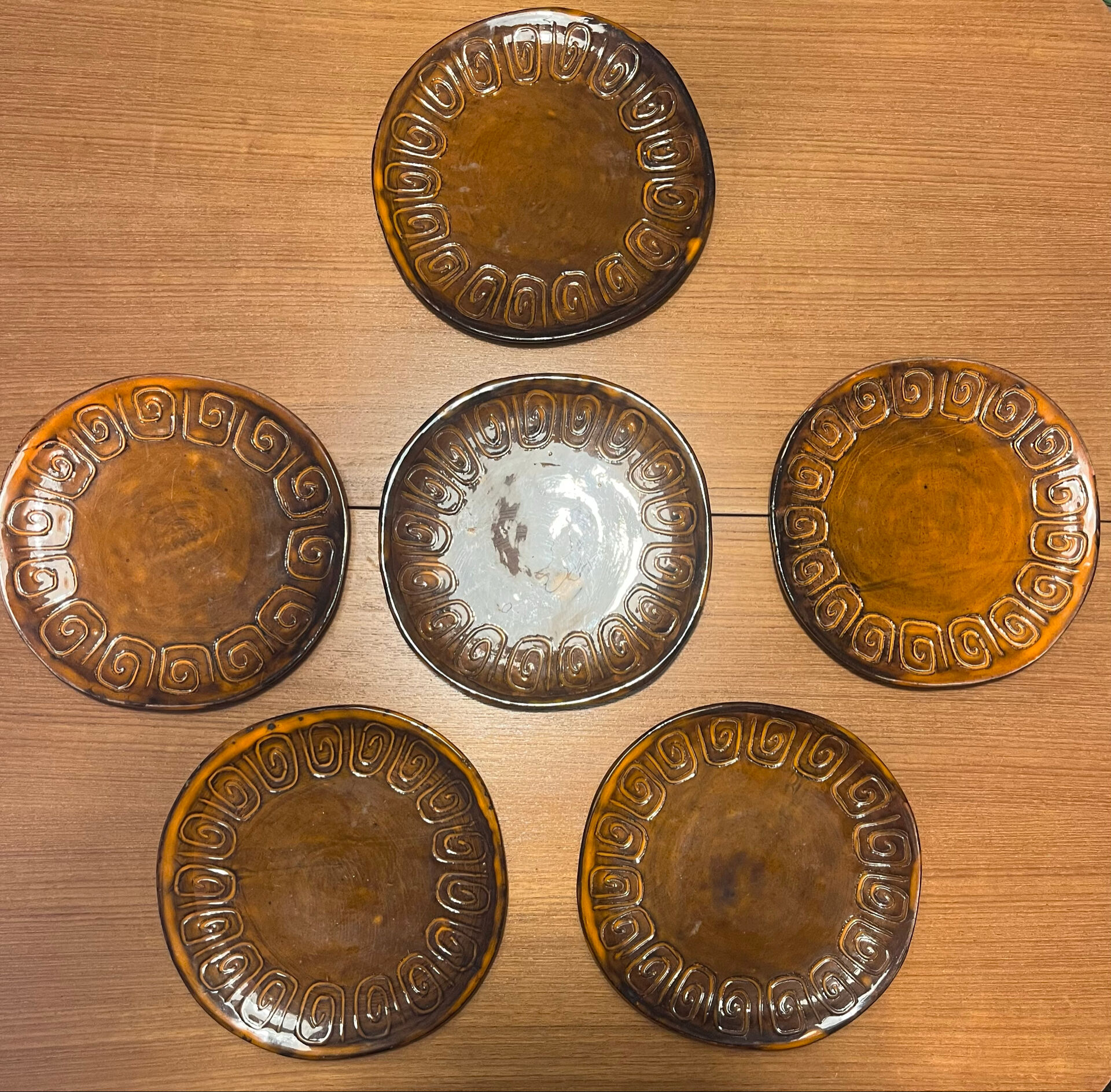 6 handmade ceramic plates – Alain Maunier, Vallauris – Year