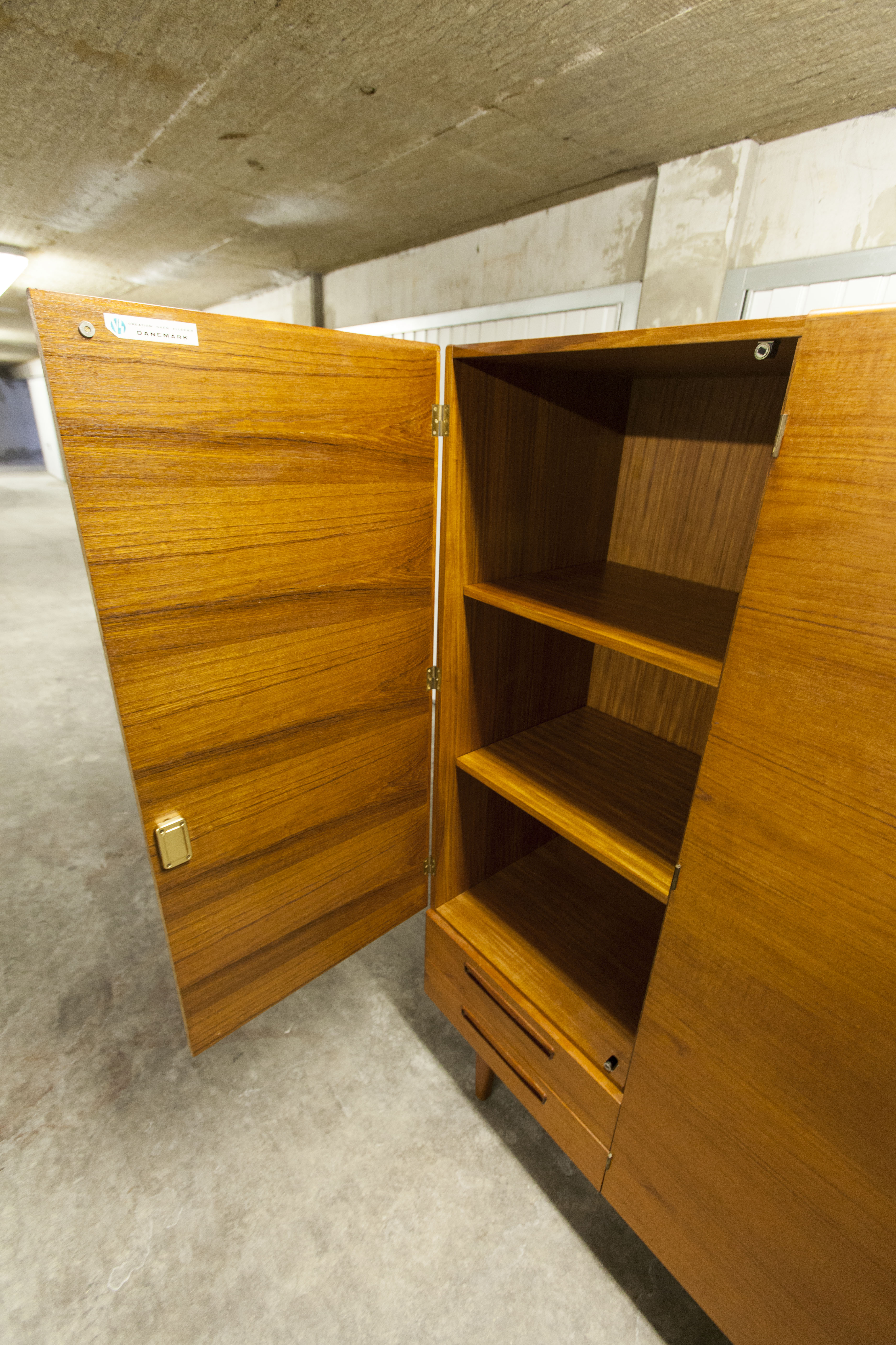 Danish Scandinavian wardrobe signed Sven Ellekaer 1960 3 doors 2 drawers with mounting plan